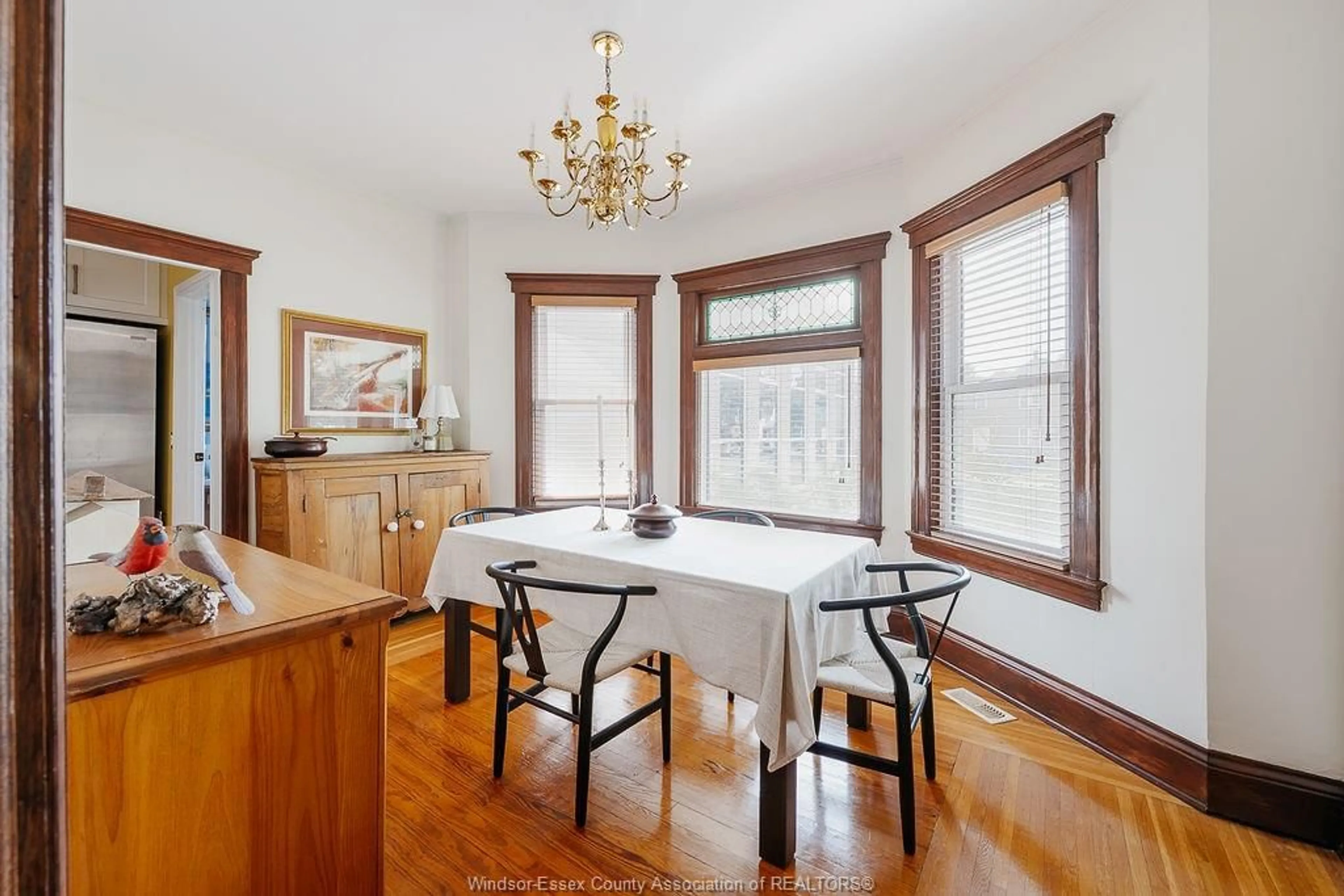 Dining room, wood/laminate floor for 819 Windermere, Windsor Ontario N8Y 3E3