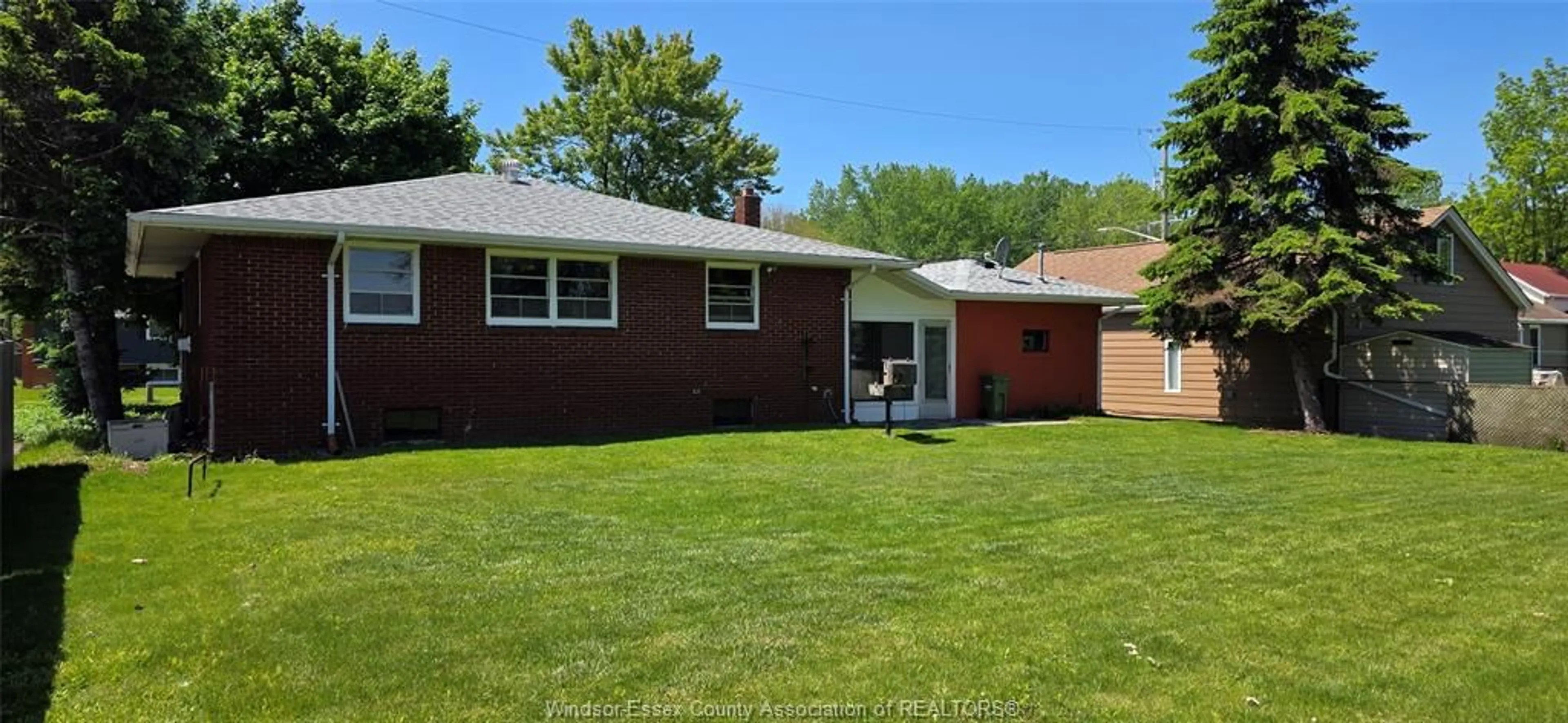 Home with brick exterior material, street for 113 VICTORY, LaSalle Ontario N9J 1V5