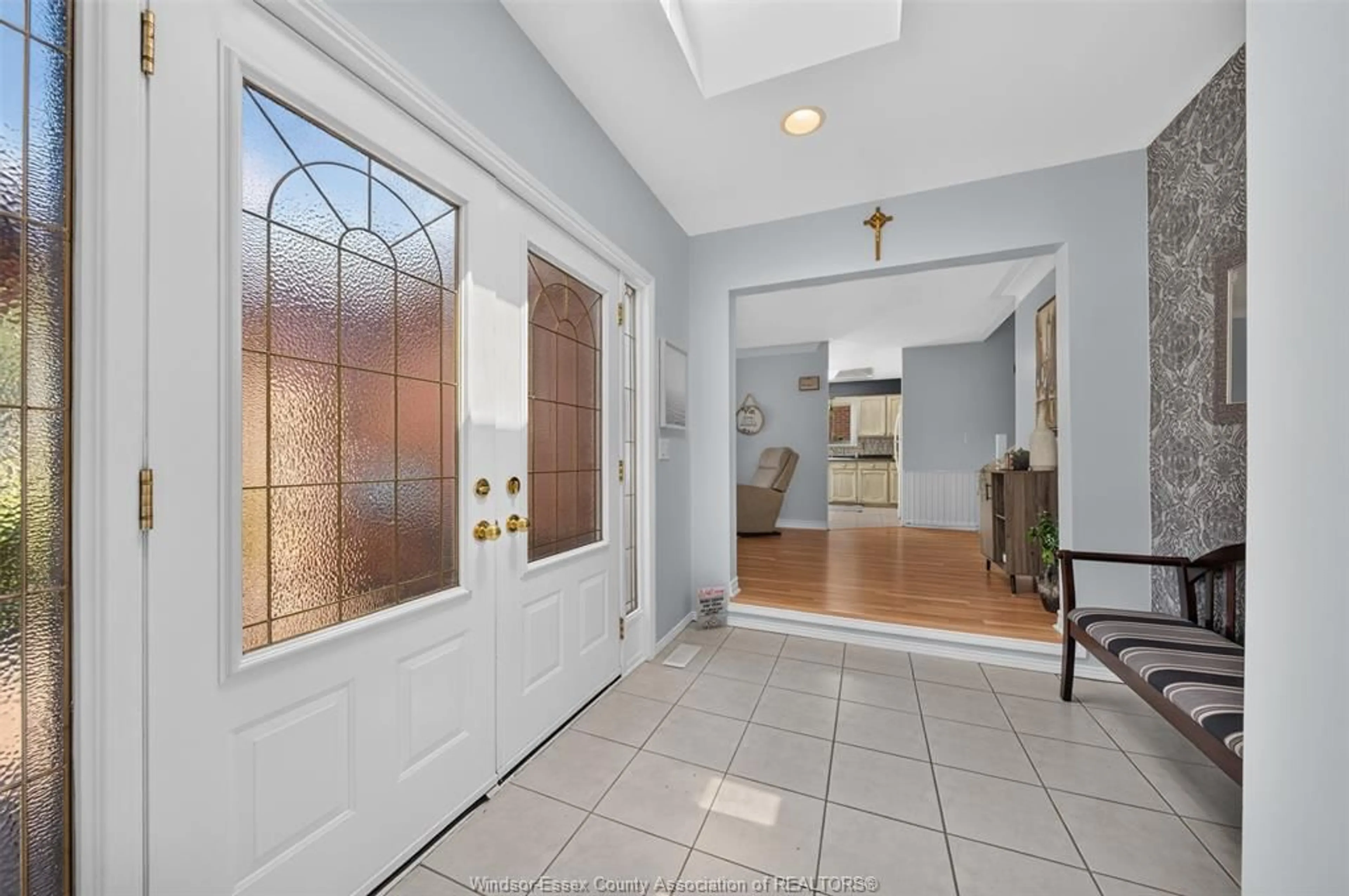 Indoor entryway for 5 WHITEWOOD, Cottam Ontario N0R 1B0