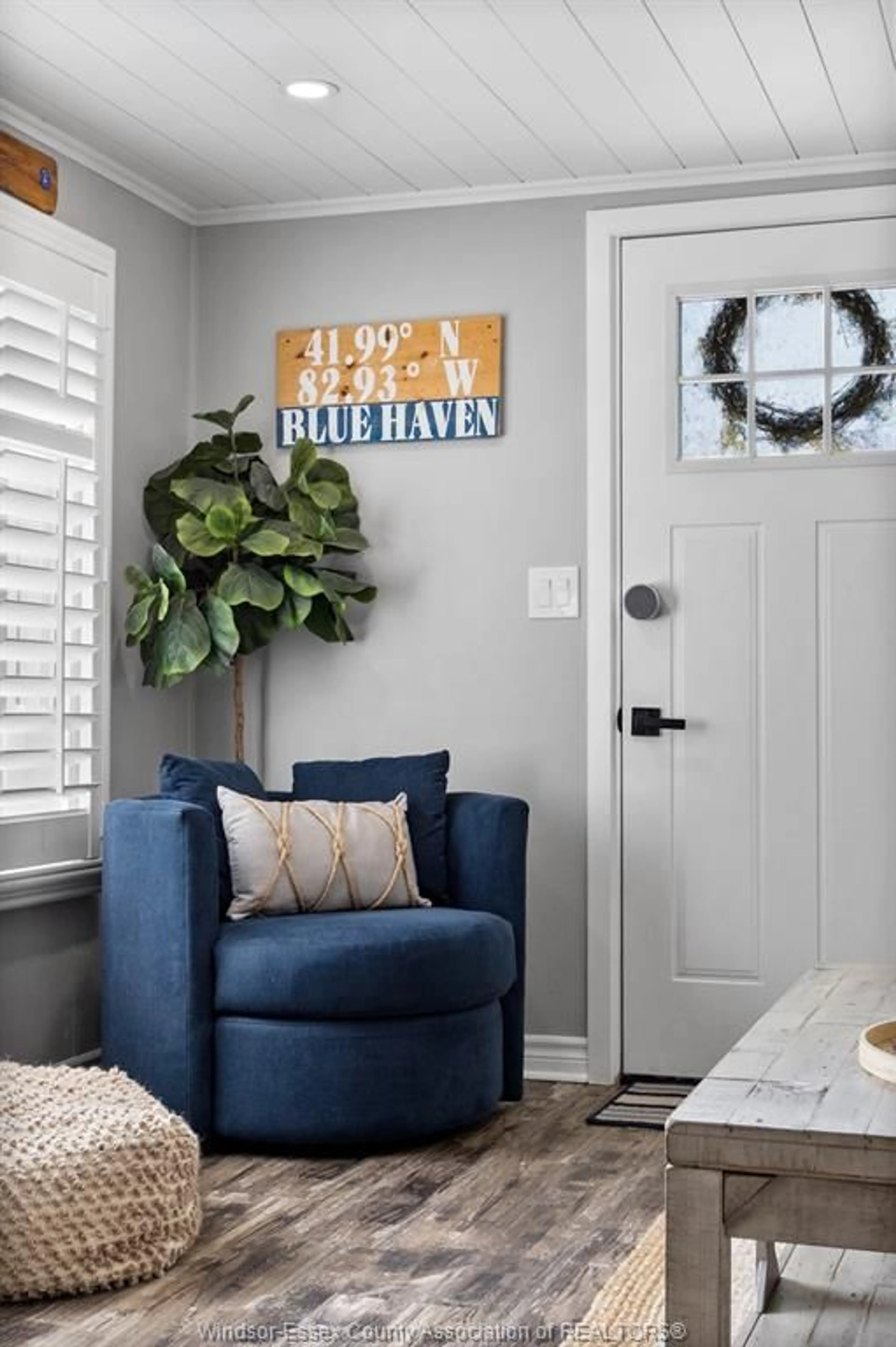 Indoor entryway for 375 JACKSON, Colchester Ontario N0R 1G0