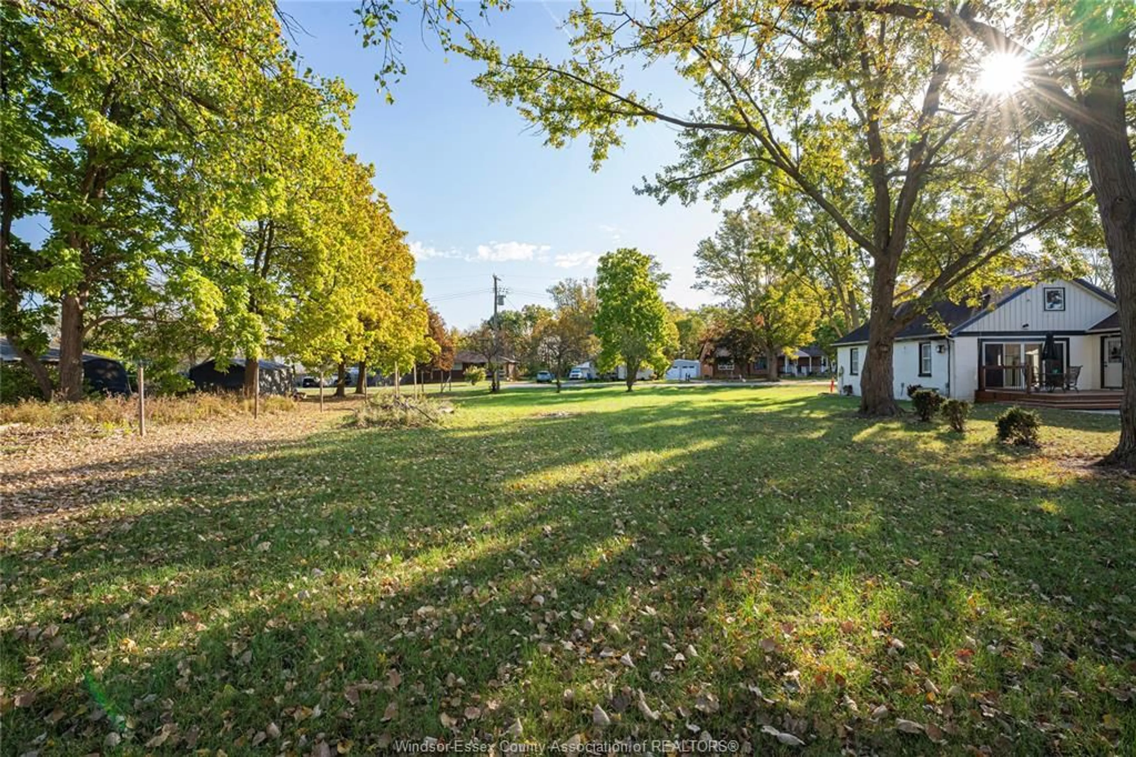 A pic from outside/outdoor area/front of a property/back of a property/a pic from drone, street for V/L Victoria St, Woodslee Ontario N0R 1V0