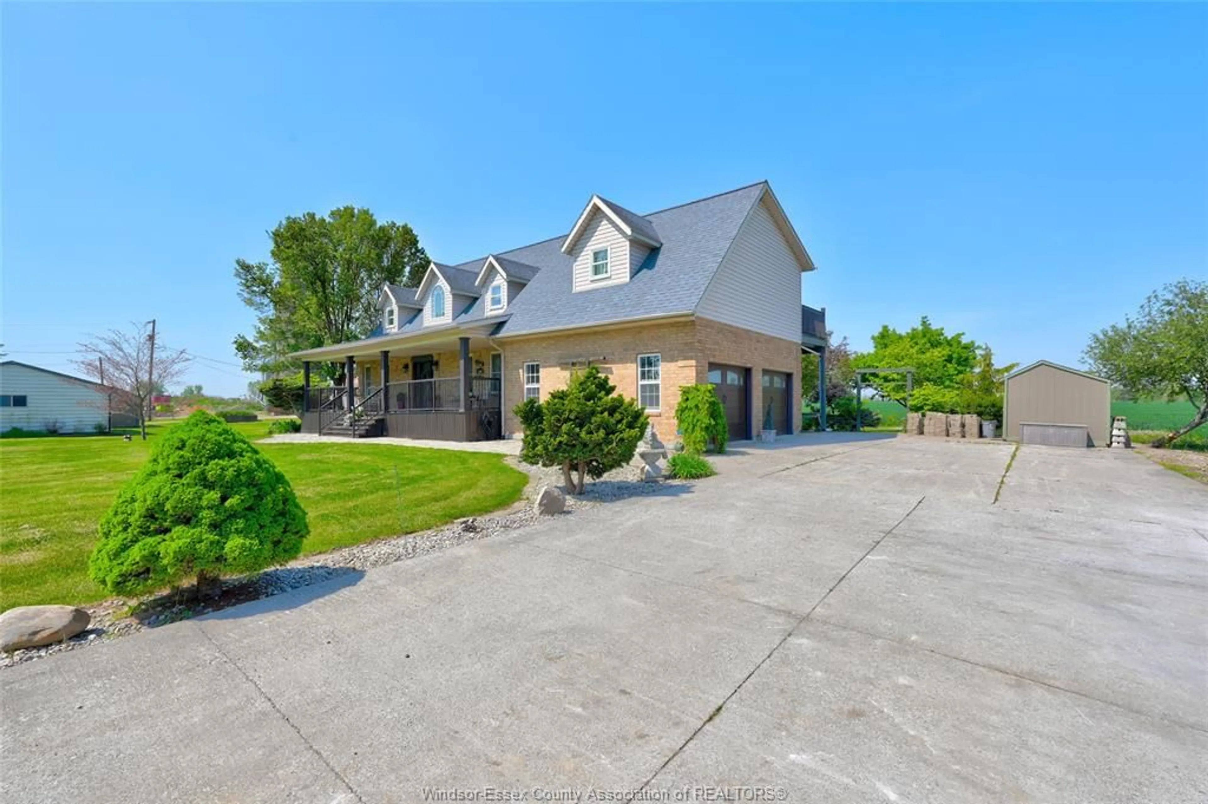 A pic from outside/outdoor area/front of a property/back of a property/a pic from drone, water/lake/river/ocean view for 323 COUNTY RD 27, Kingsville Ontario N0R 1V0
