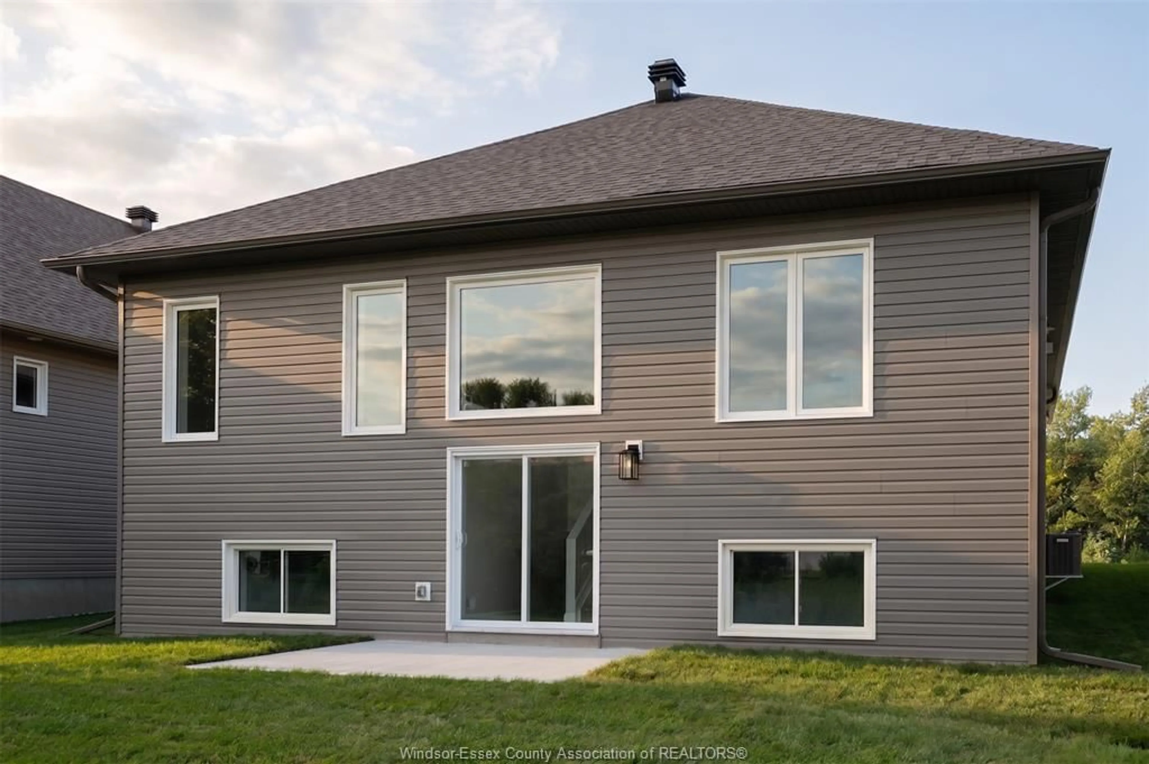 Home with vinyl exterior material, unknown for 78 RABB St, Smiths Falls Ontario K7A 0L6