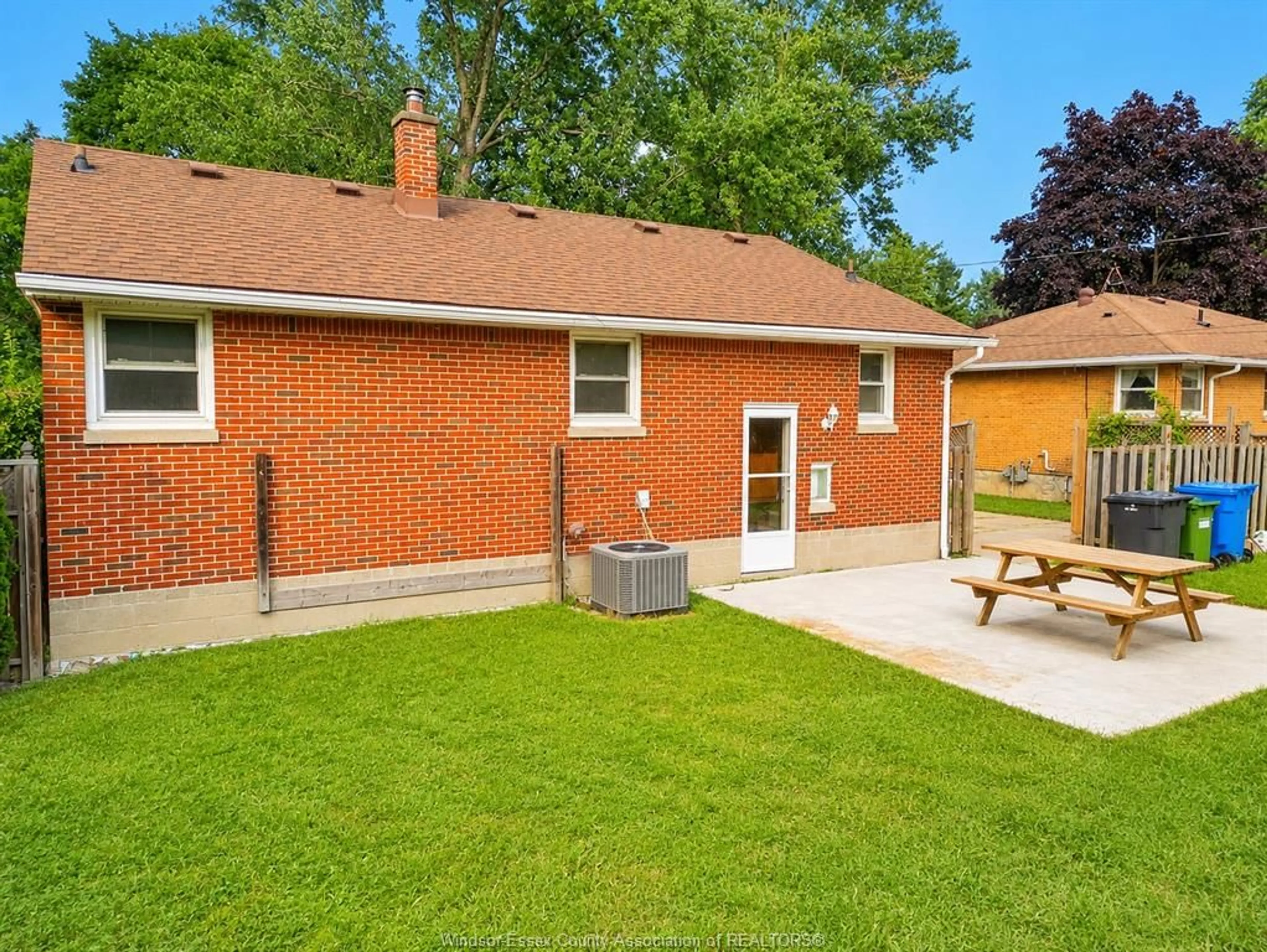 Unknown for 3621 MCKAY Ave, Windsor Ontario N9E 2S3