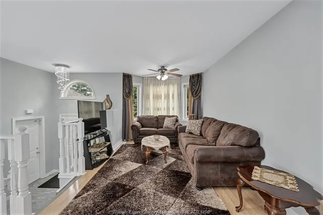 1391 FULLER Cres, Windsor 5