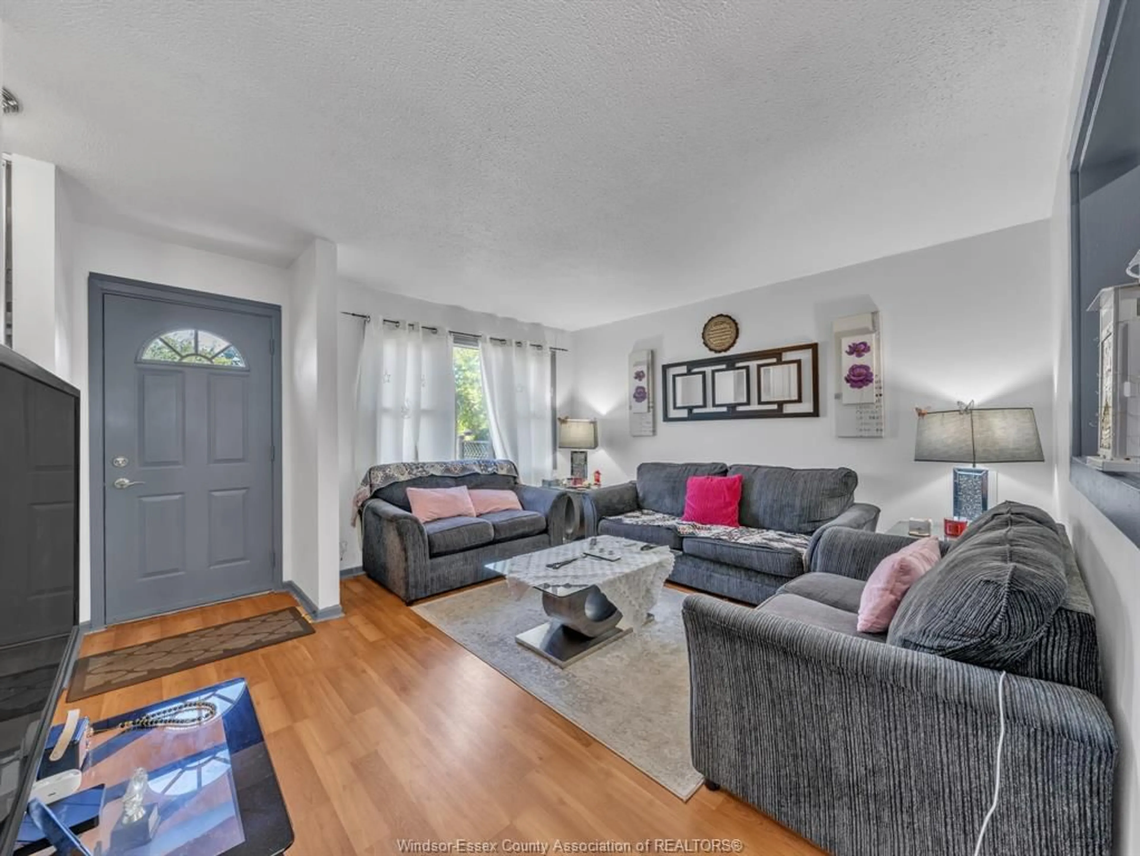 Living room with furniture, unknown for 1615 CURRY, Windsor Ontario N9B 3N7