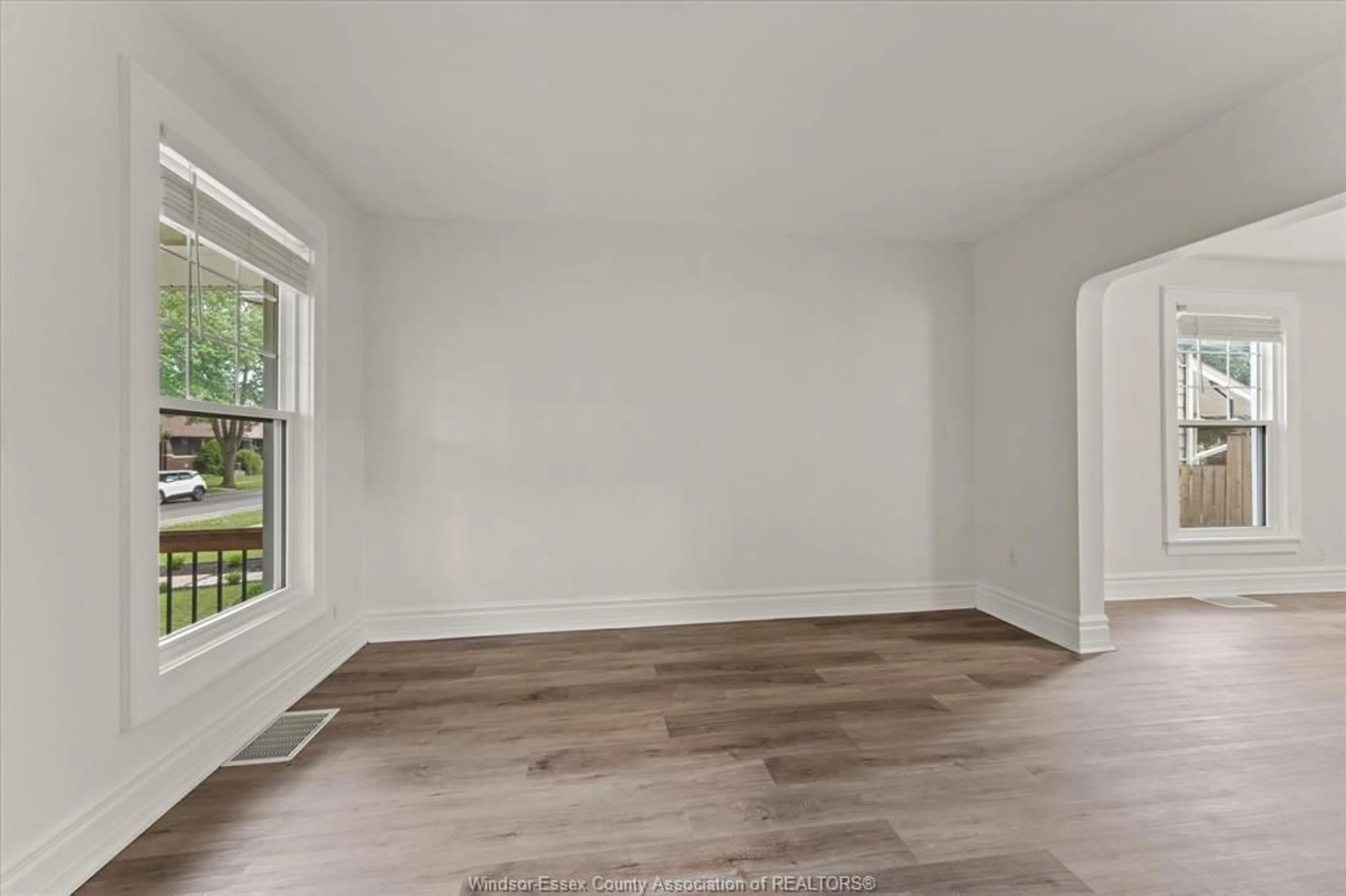 A pic of a room for 1215 LINCOLN Rd, Windsor Ontario N8Y 2H9