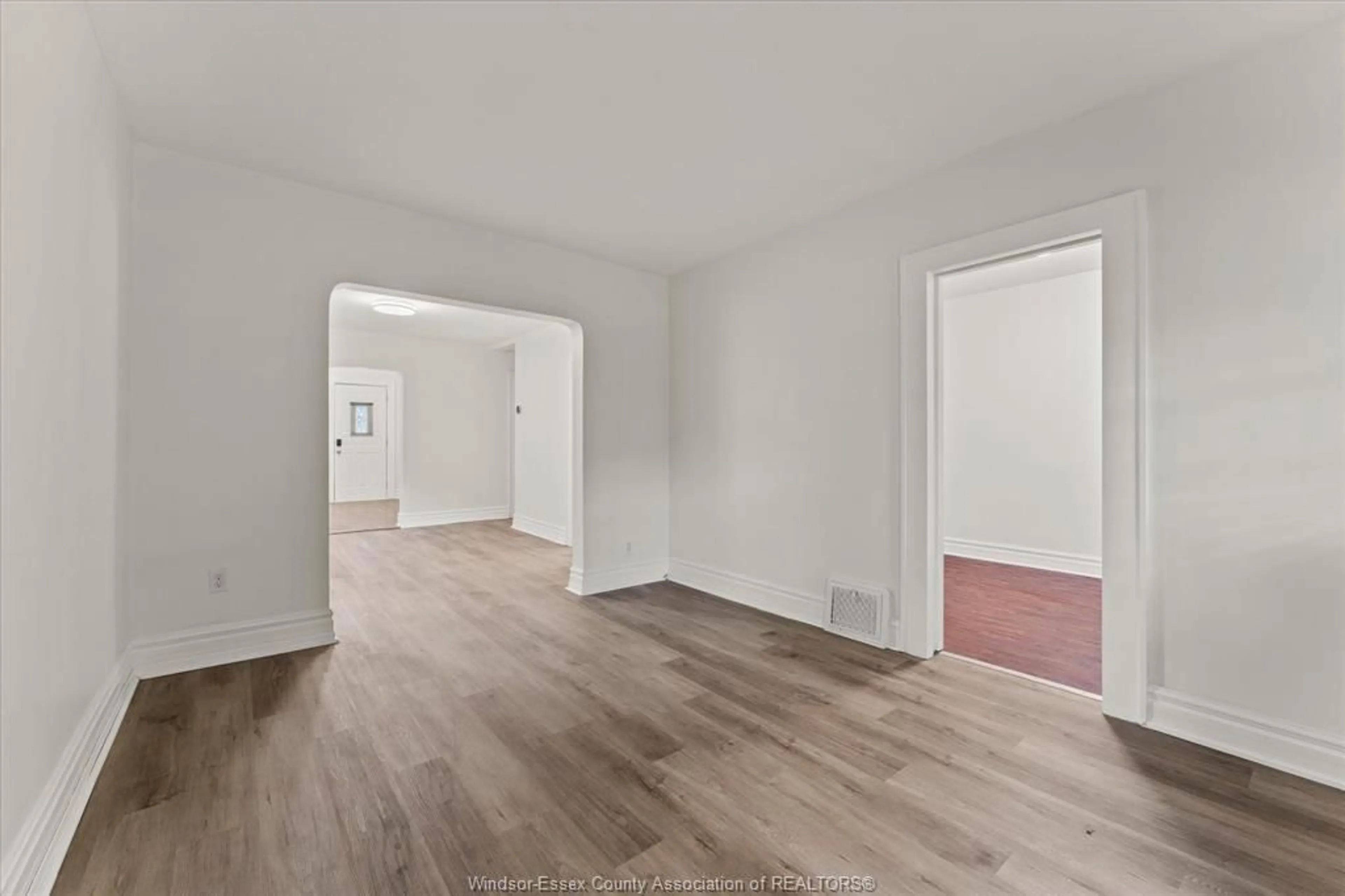 A pic of a room for 1215 LINCOLN Rd, Windsor Ontario N8Y 2H9