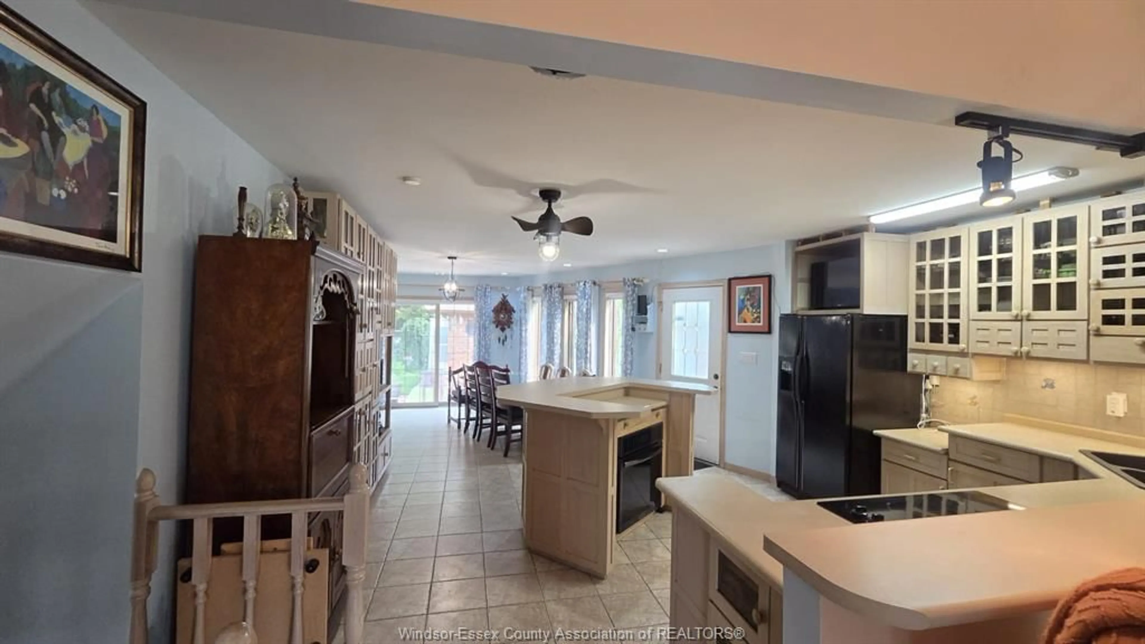 Open concept kitchen, ceramic/tile floor for 5564 BALDWIN Ave, Windsor Ontario N8T 1L8