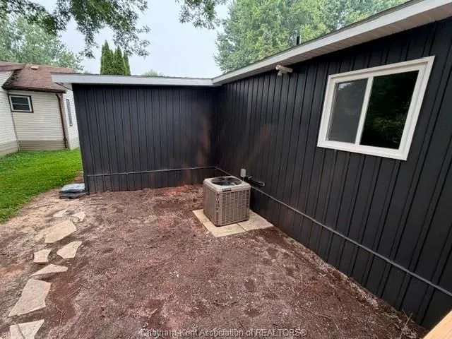 42 LONDON Crt, Chatham 3