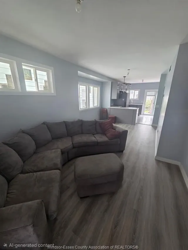1135 CHURCH, Windsor 3
