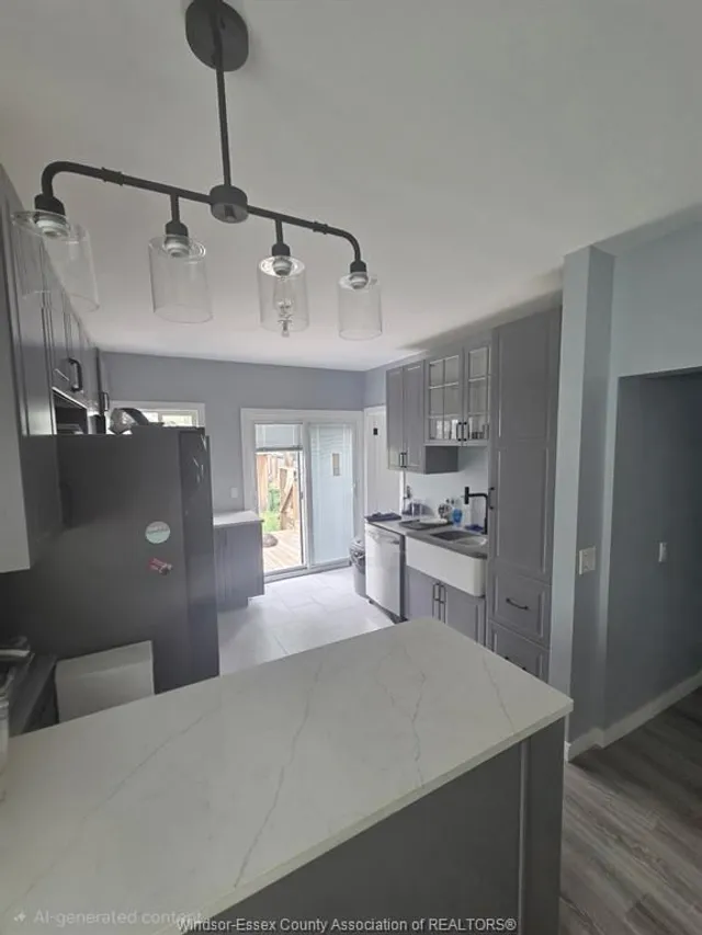 1135 CHURCH, Windsor 4