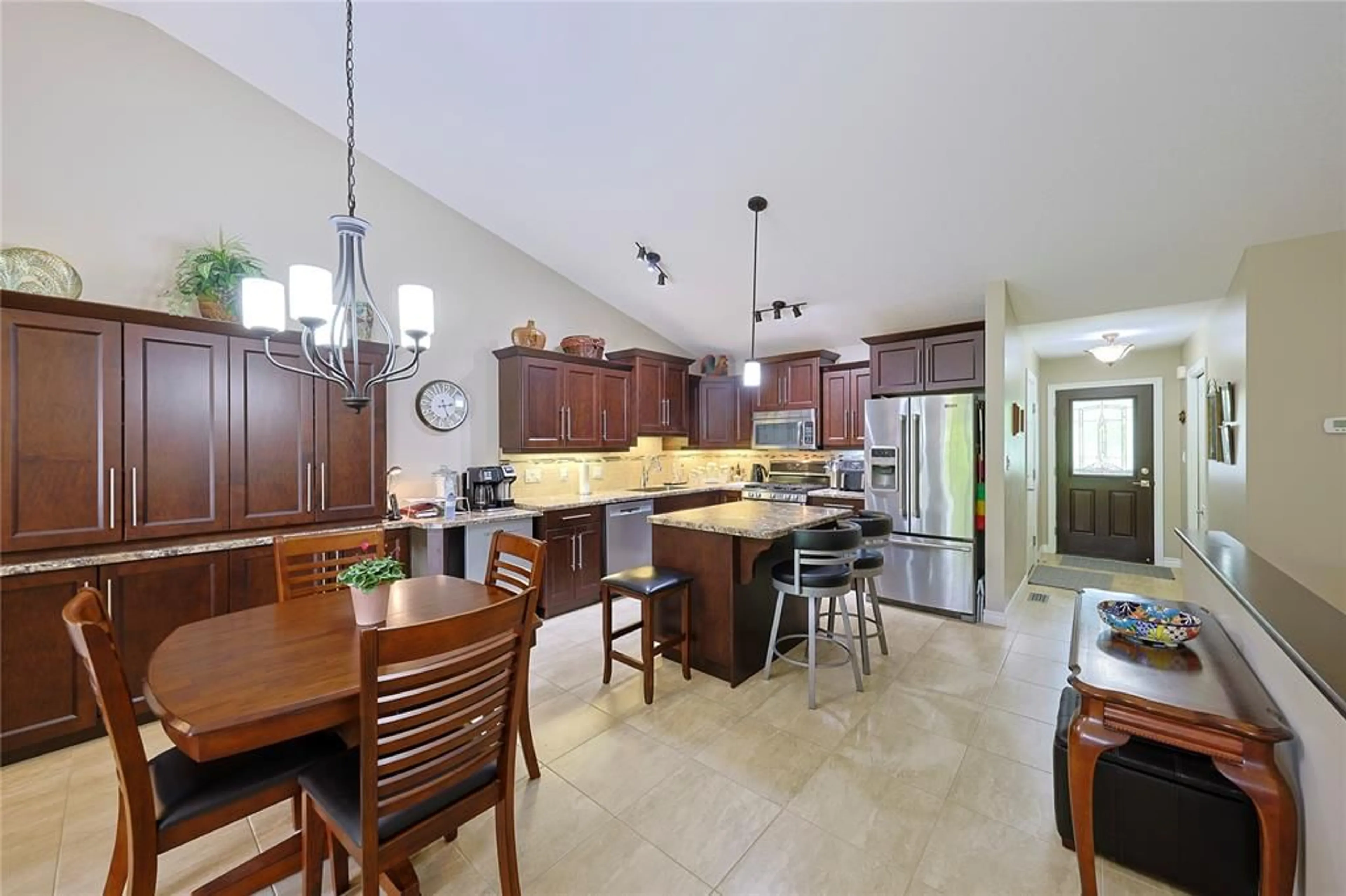 Open concept kitchen, ceramic/tile floor for 248 BENTLEY Crt, Sarnia Ontario N7S 0E1