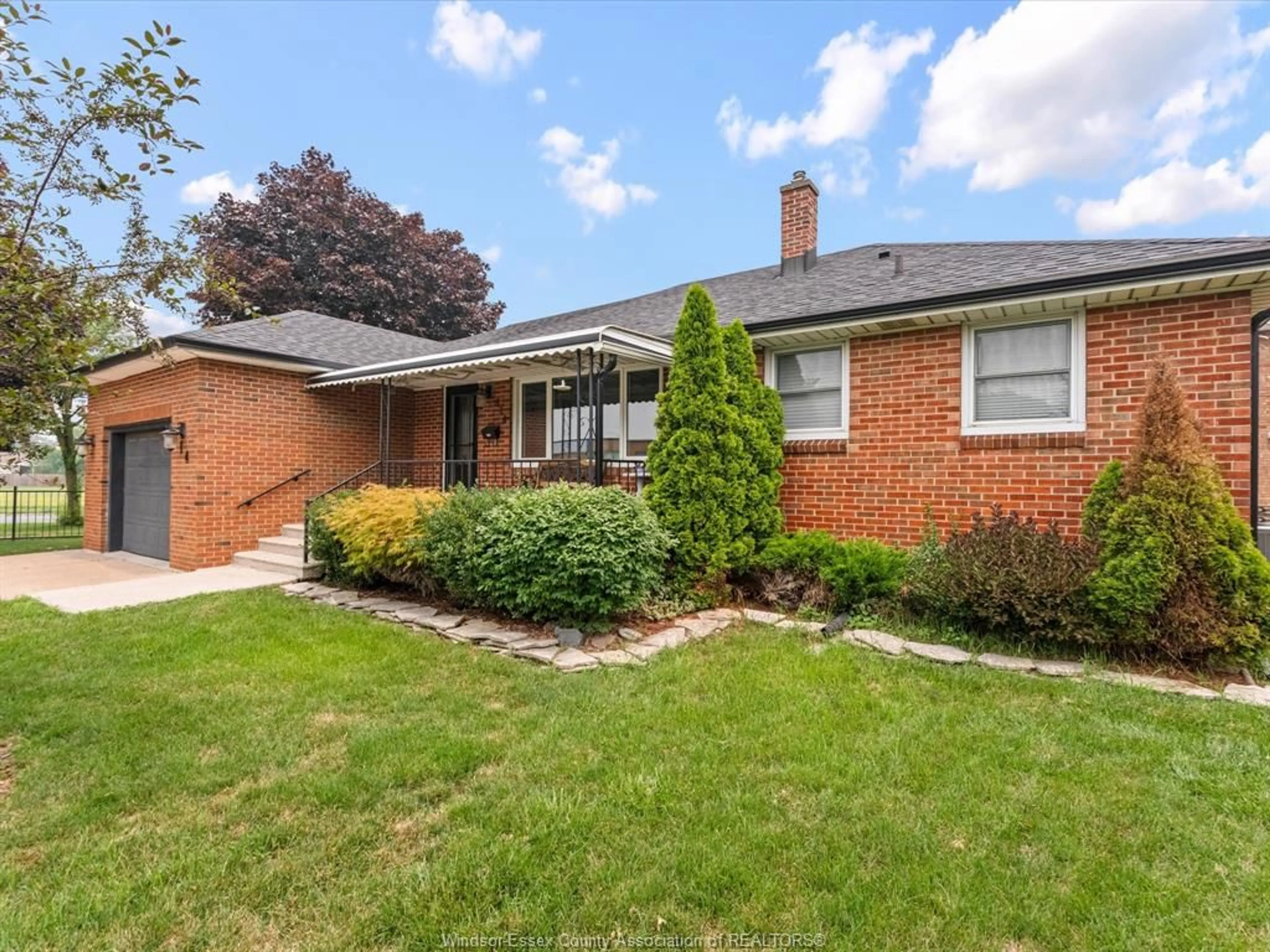 Home with brick exterior material, street for 814 WATSON Ave, Windsor Ontario N8S 3S8