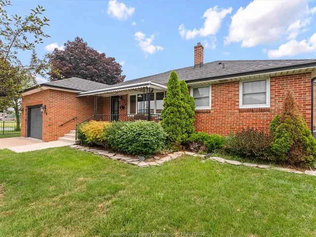 814 WATSON Ave, Windsor 4