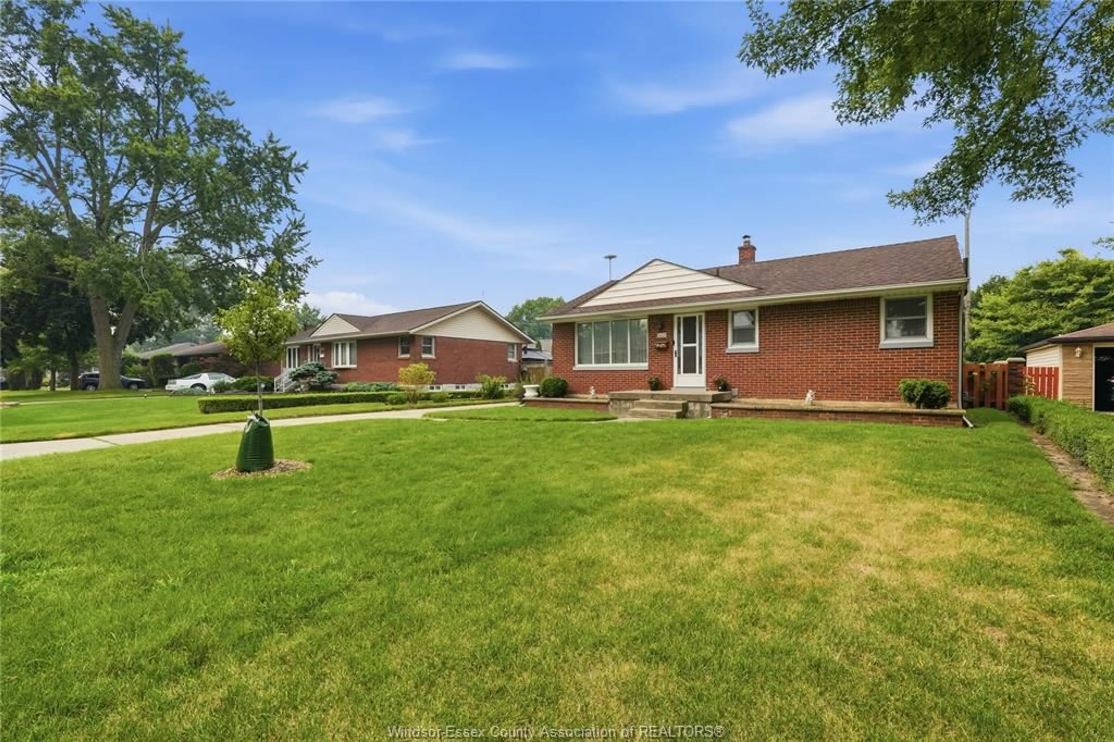Home with brick exterior material, unknown for 2631 ASKIN Ave, Windsor Ontario N9E 3H8
