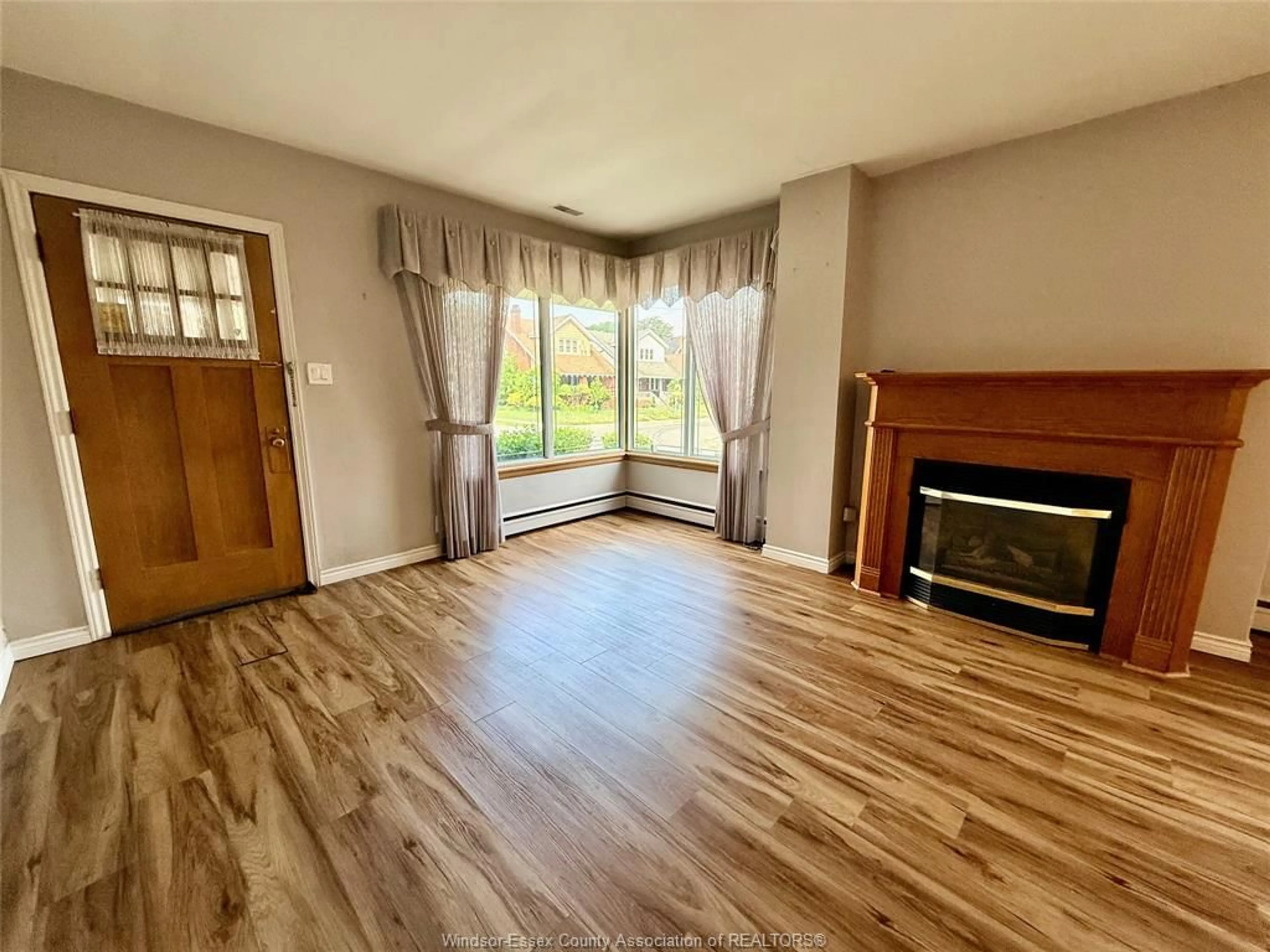 A pic of a room for 1404 DOUGALL Ave, Windsor Ontario N8X 1R8