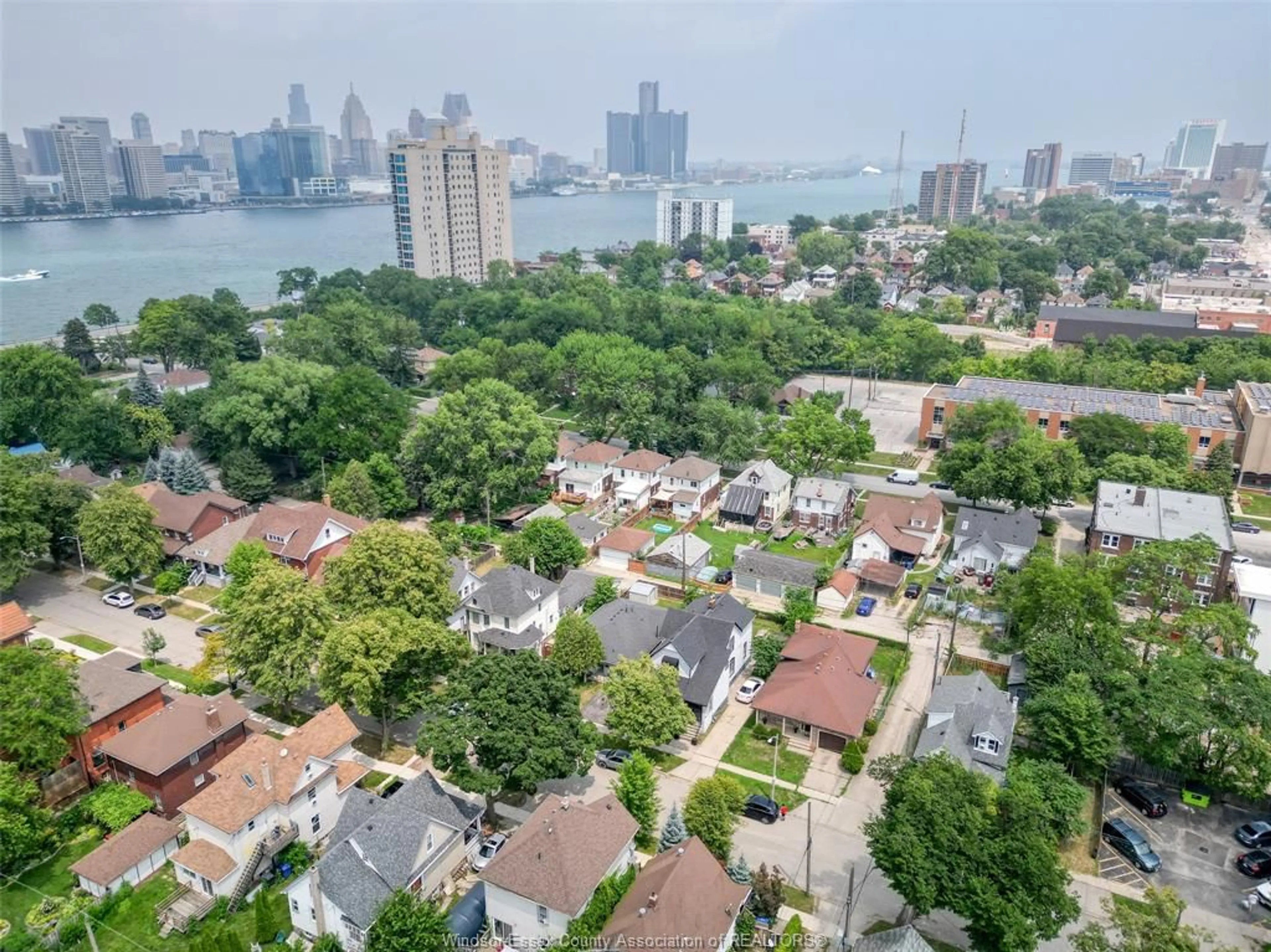 A pic from outside/outdoor area/front of a property/back of a property/a pic from drone, city buildings view from balcony for 248 MCKAY Ave, Windsor Ontario N9B 1Z4