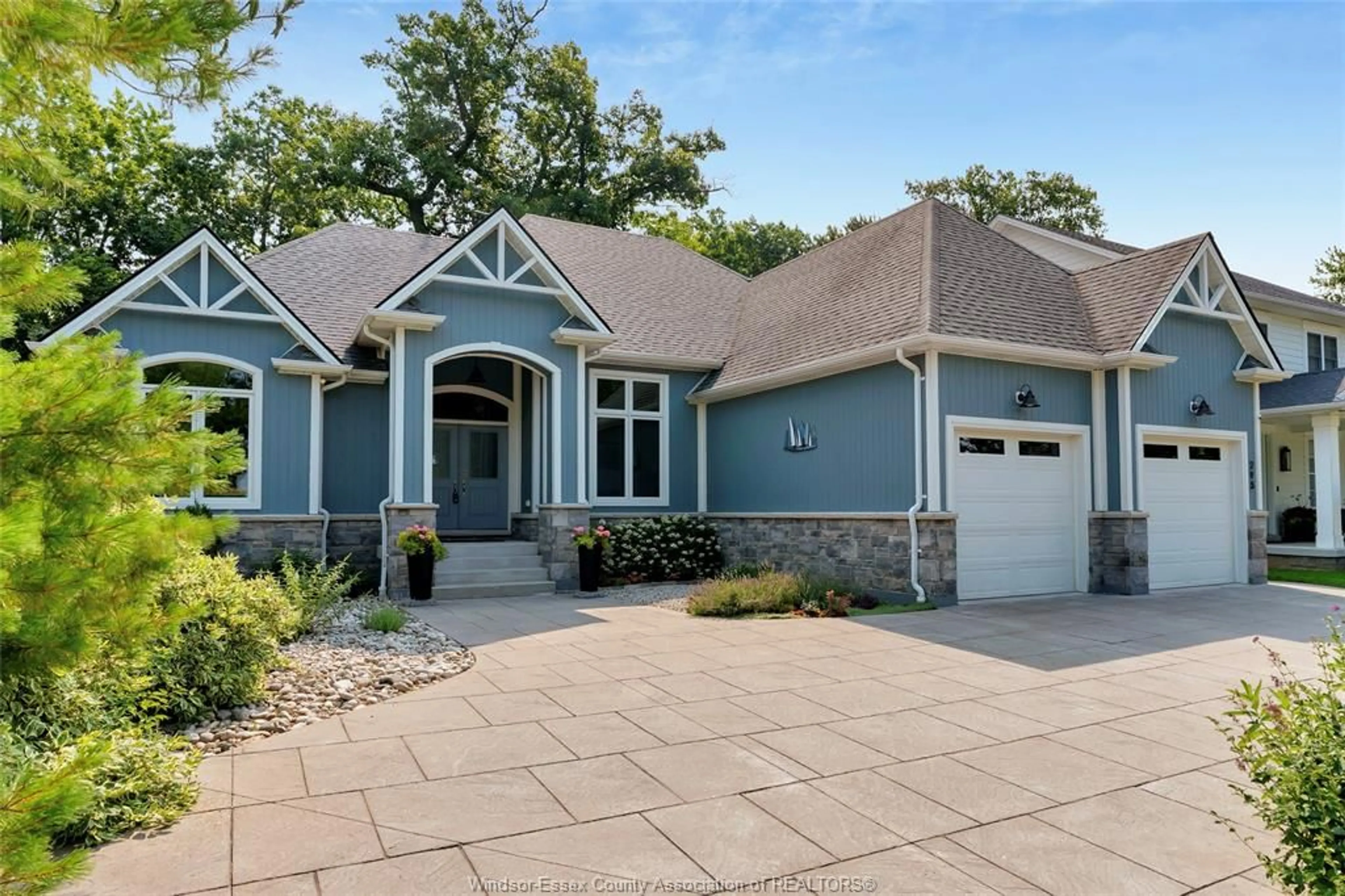 Home with vinyl exterior material, street for 295 CRYSTAL BAY Dr, Amherstburg Ontario N9V 4A6