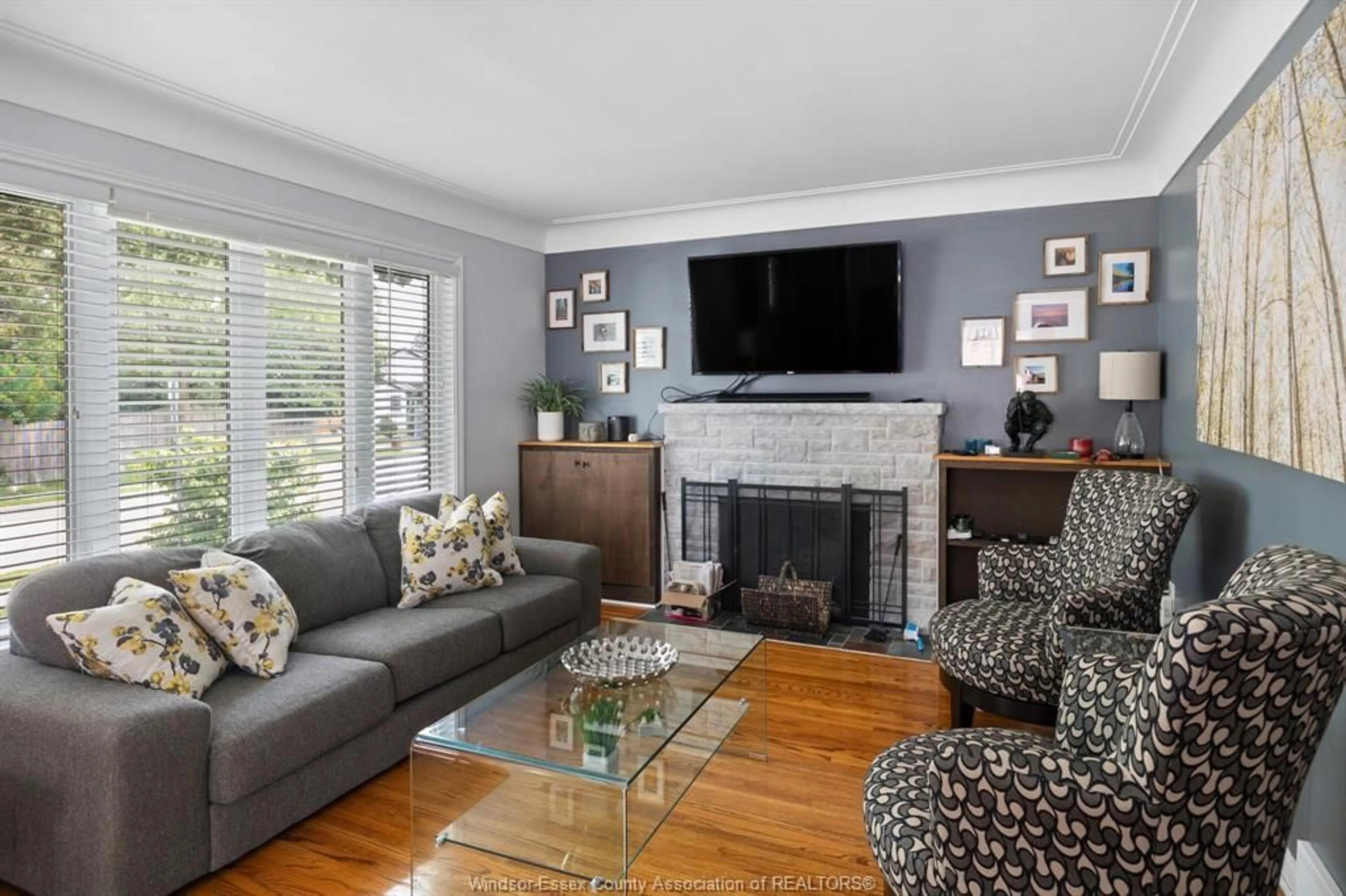 Living room with furniture, unknown for 287 ISABELLE Pl, Windsor Ontario N8S 3A7