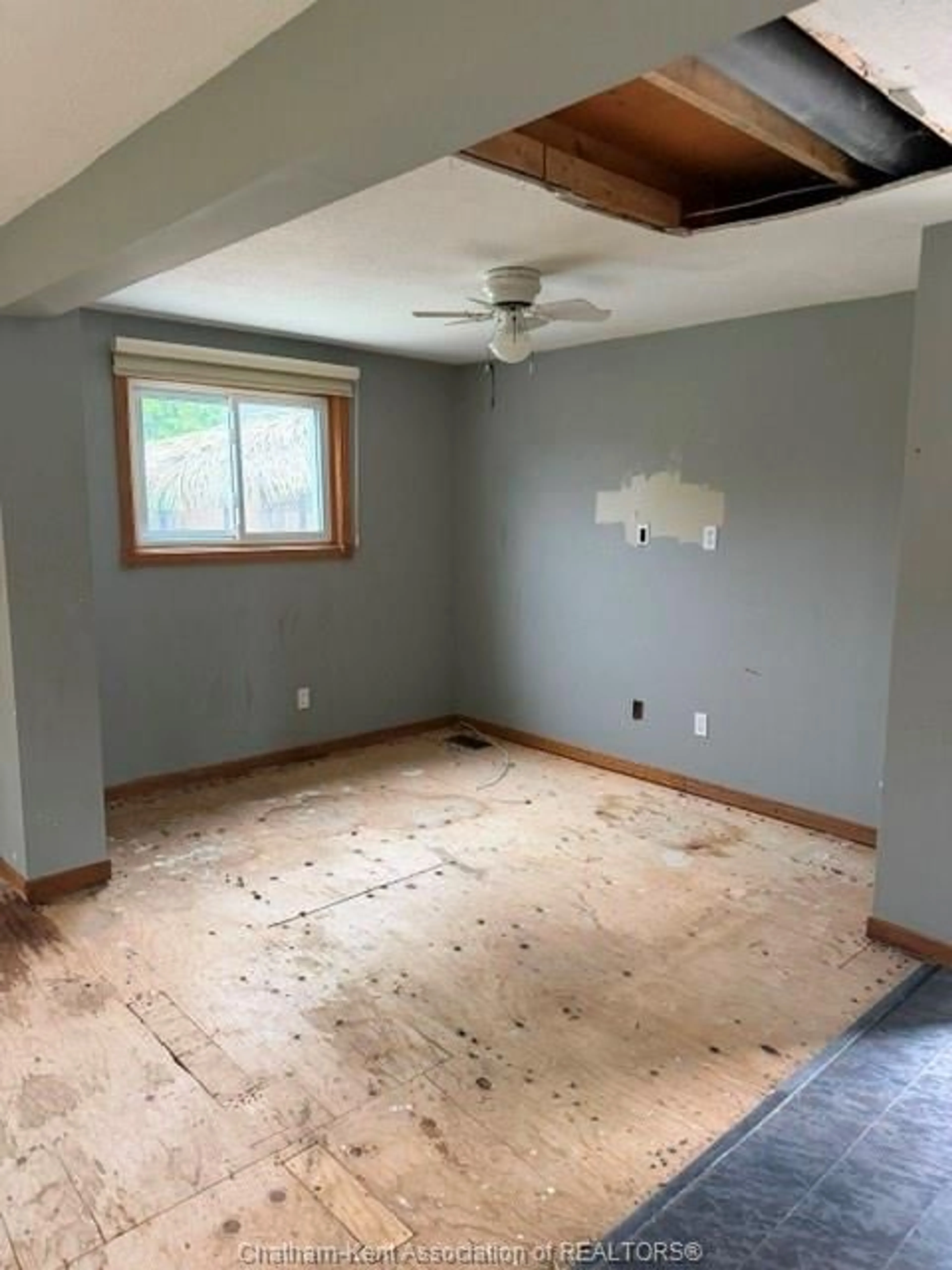 A pic of a room for 30 DONALDA Dr, Chatham Ontario N7L 4J5