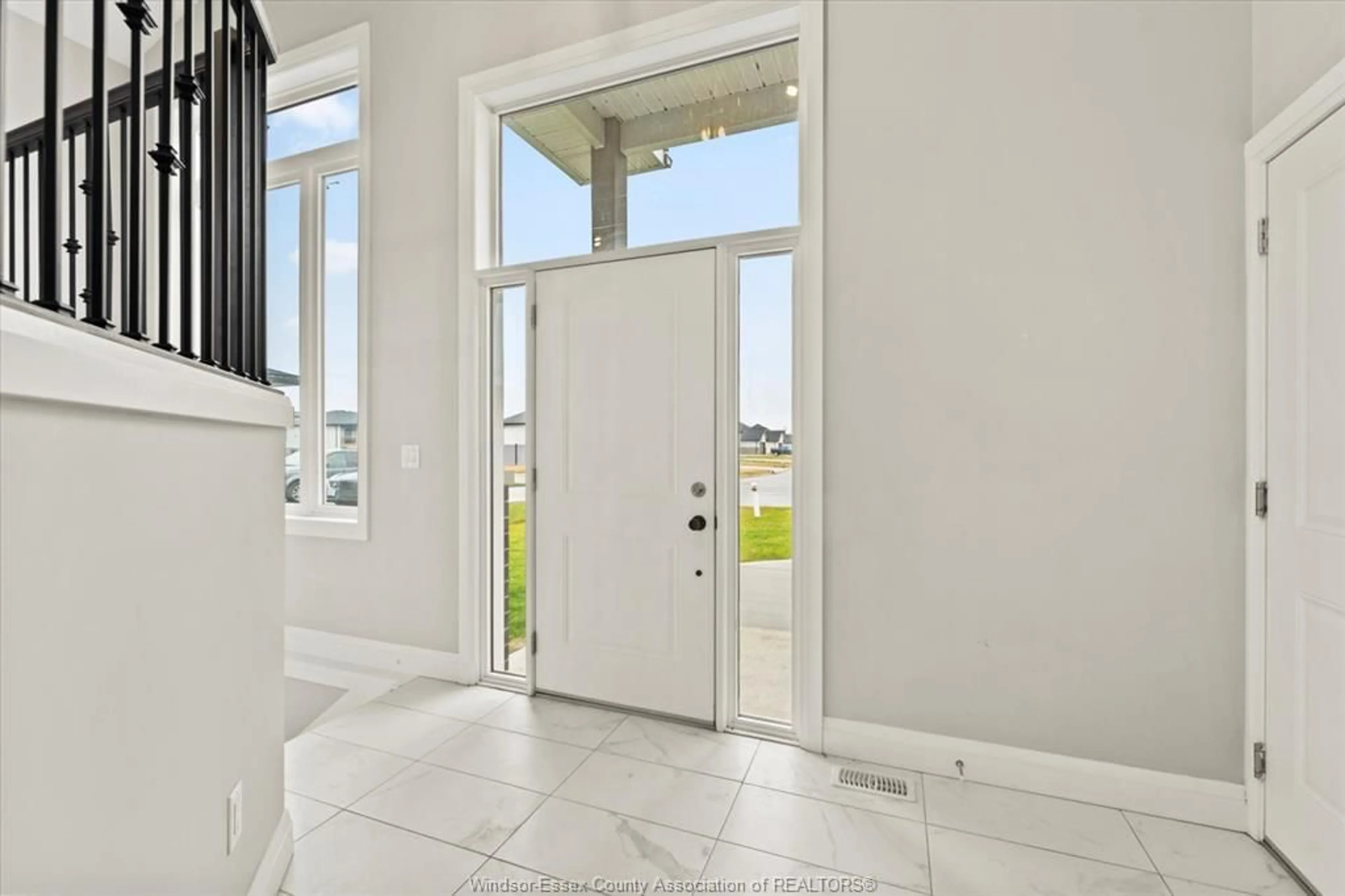 Indoor entryway for 4511 URSULA, Lakeshore Ontario N0P 1J0