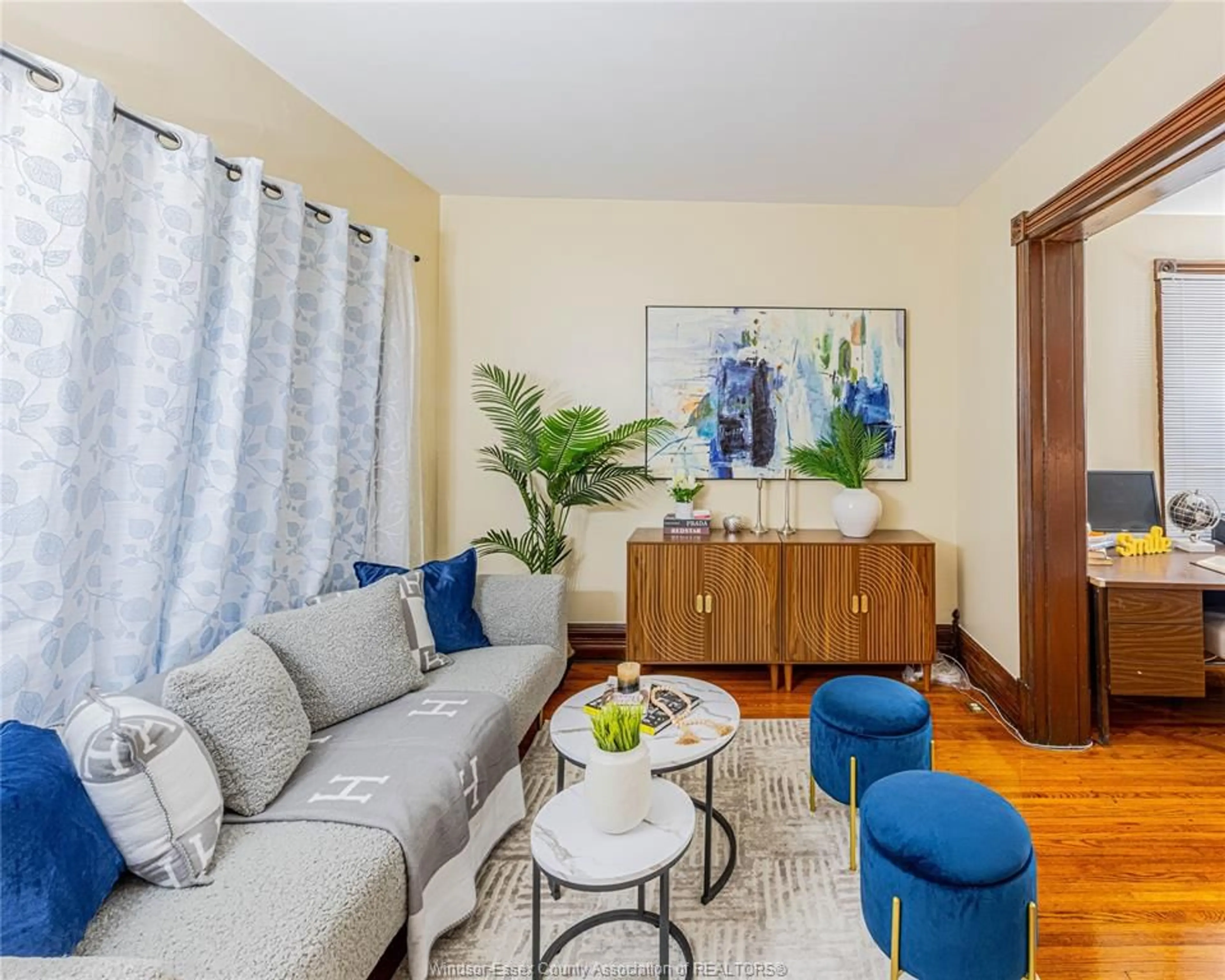 Living room with furniture, unknown for 576 JANETTE, Windsor Ontario N9A 4Z5
