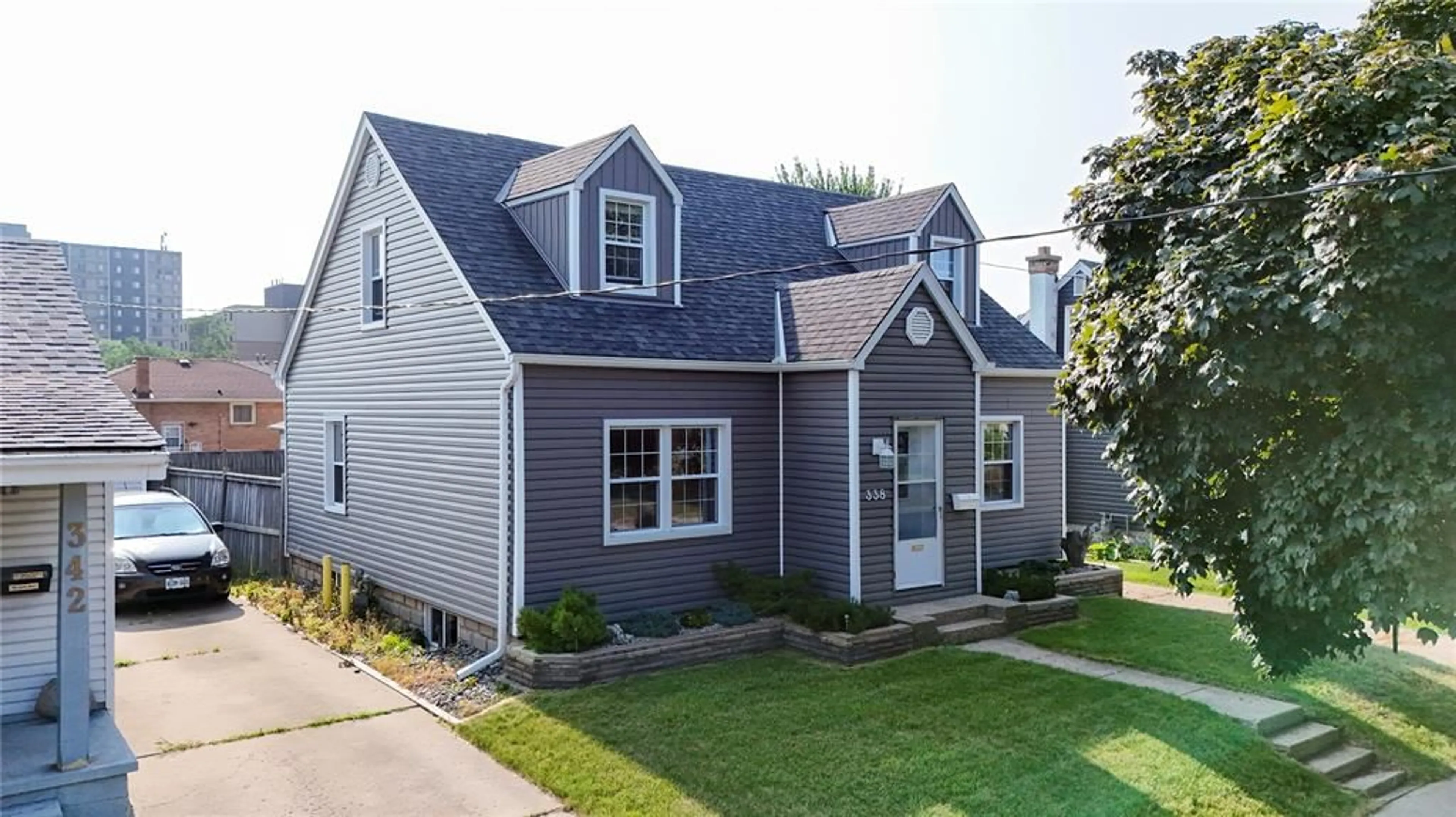 Home with vinyl exterior material, street for 338 Cotterbury St, Sarnia Ontario N7T 6M6