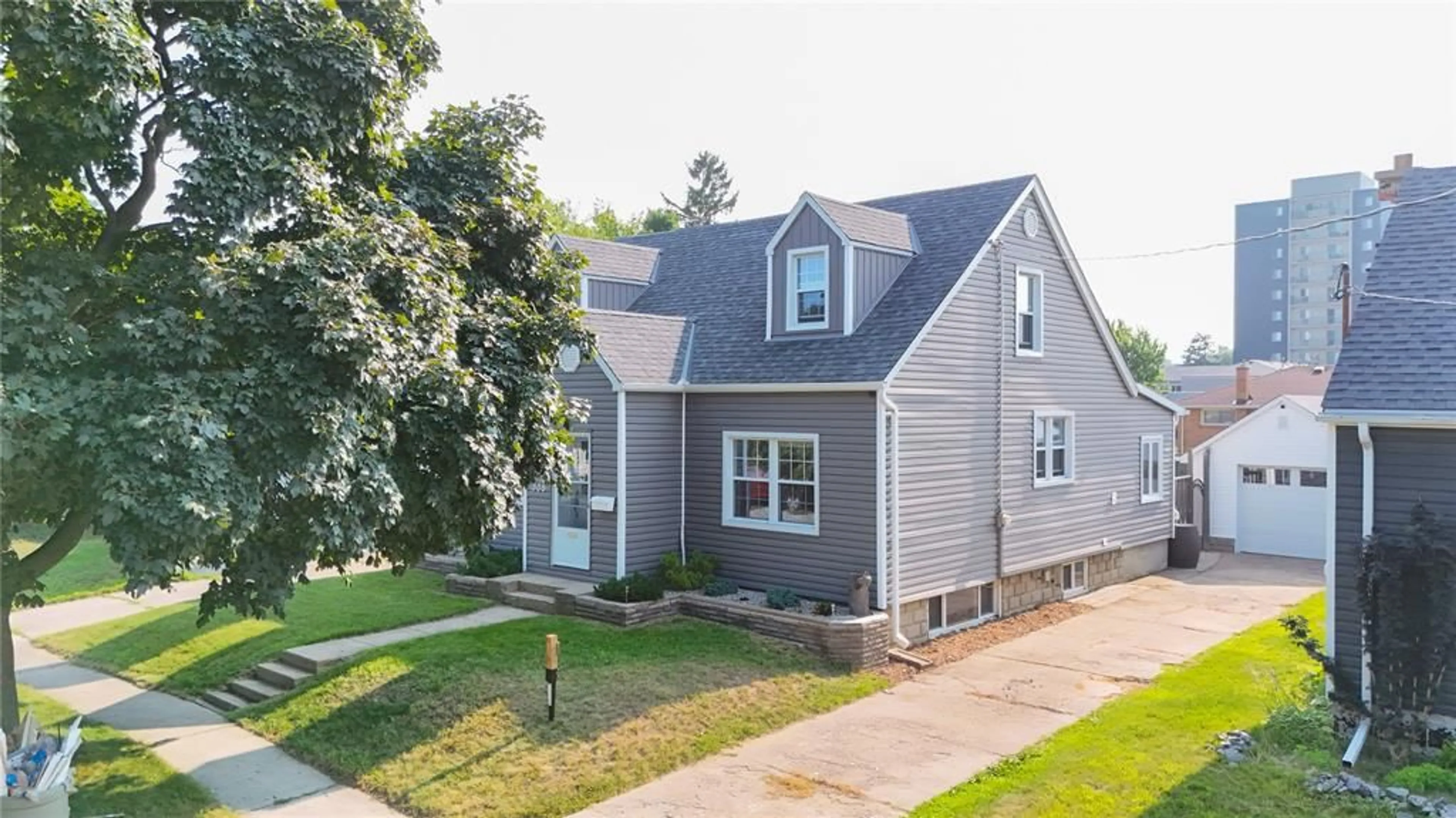 Home with vinyl exterior material, street for 338 Cotterbury St, Sarnia Ontario N7T 6M6