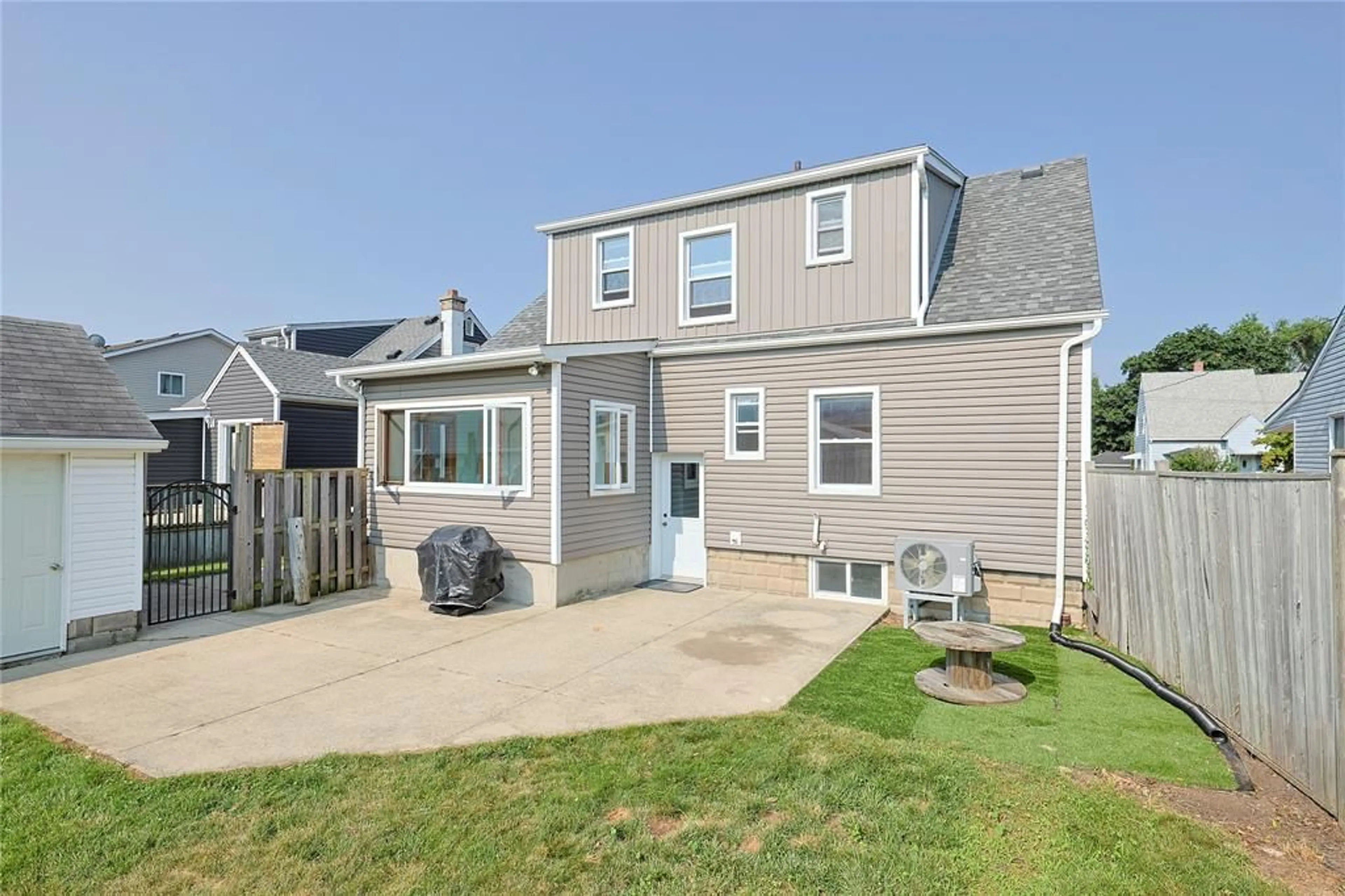 Home with vinyl exterior material, street for 338 Cotterbury St, Sarnia Ontario N7T 6M6