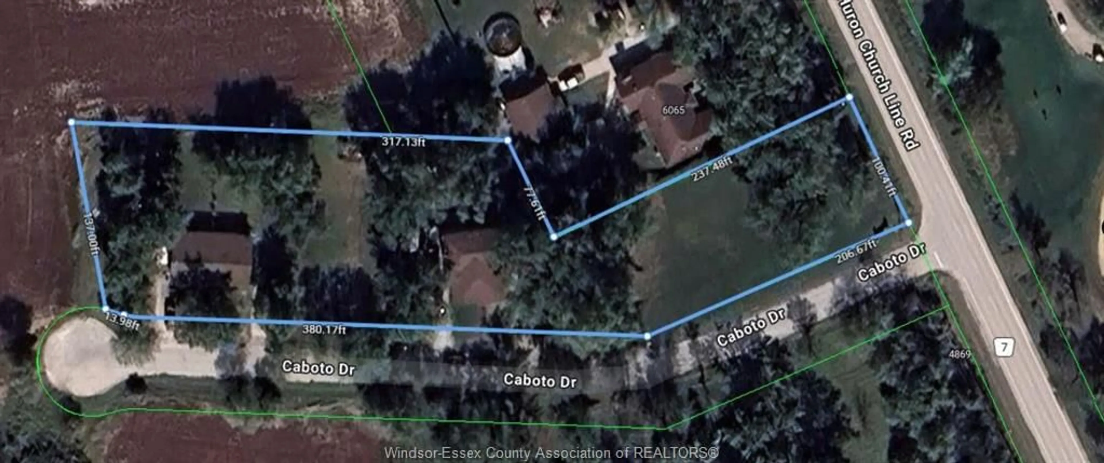 A pic from outside/outdoor area/front of a property/back of a property/a pic from drone, building for 4650-4666 CABOTO Dr, LaSalle Ontario N9H 0H2