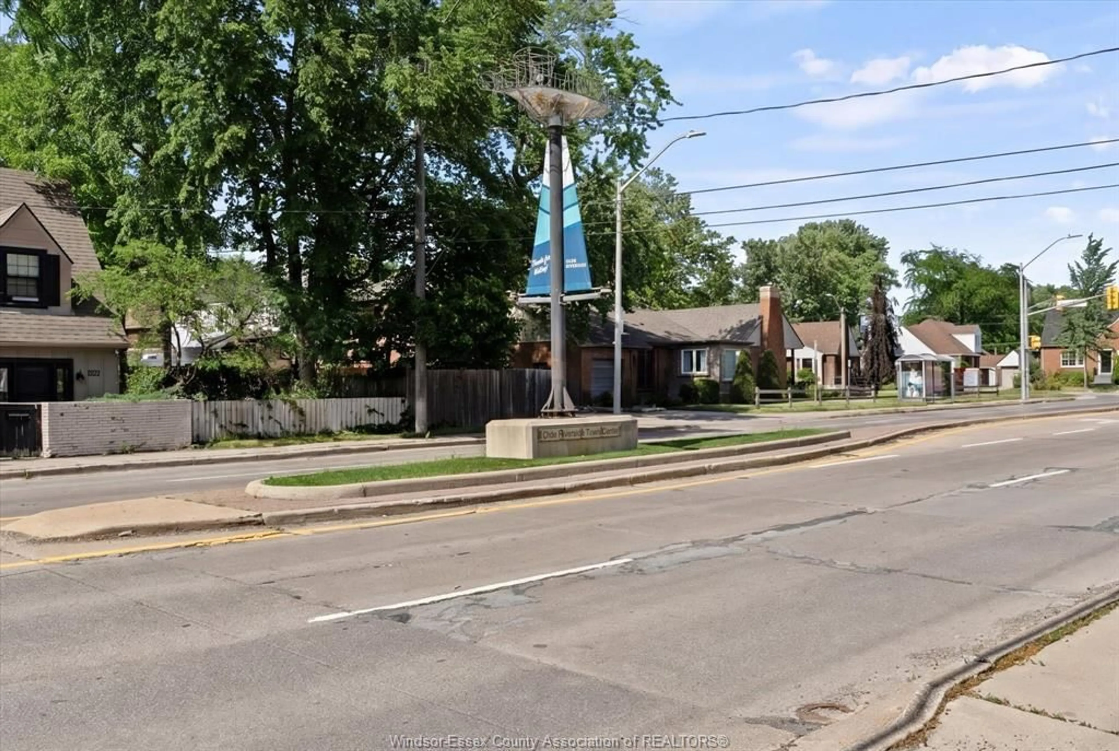 Blurry image for 6045 Wyandotte St, Windsor Ontario N8S 1N3