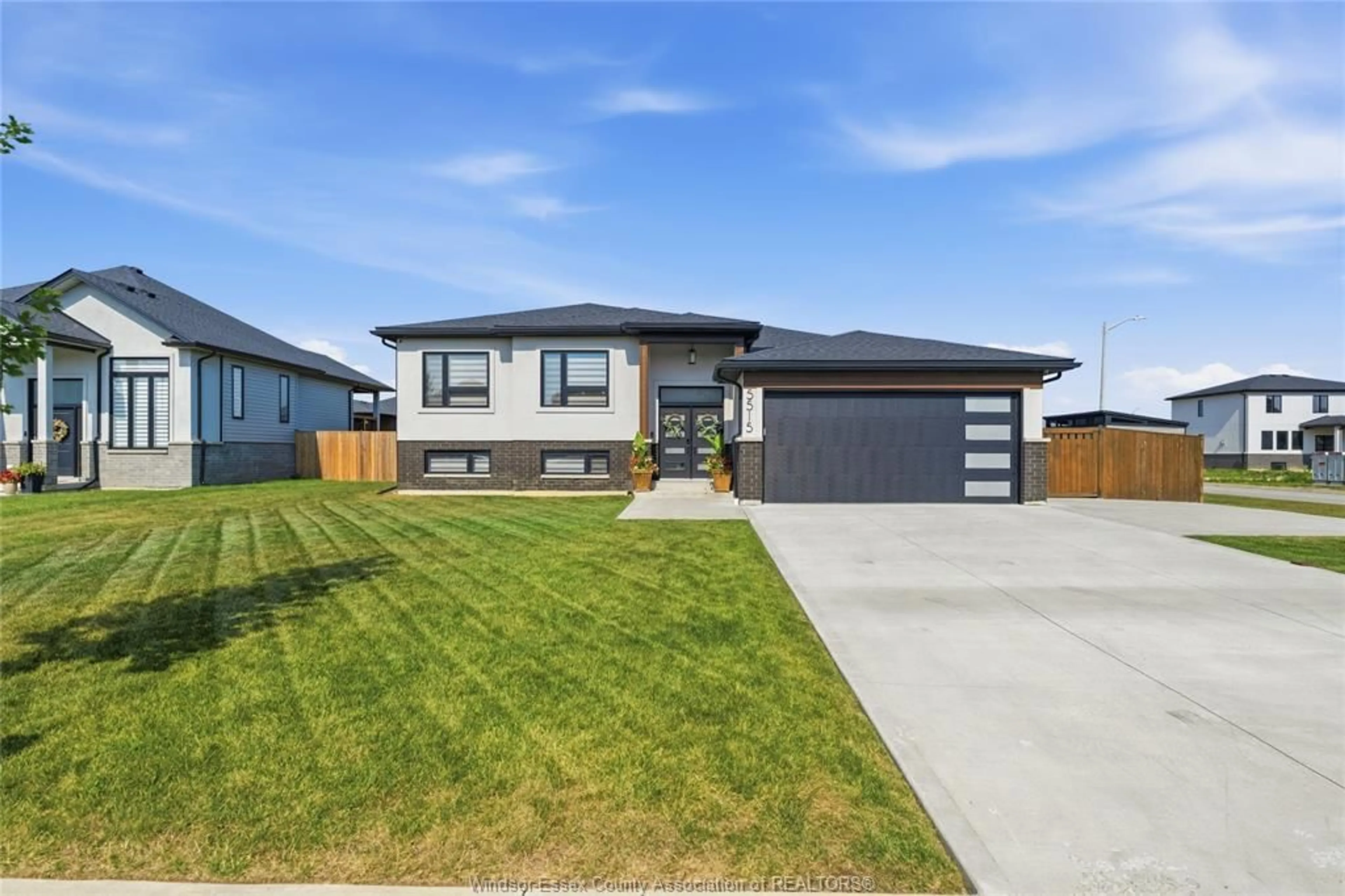 Home with vinyl exterior material, street for 5515 NOSTADT, Comber Ontario N0P 1J0