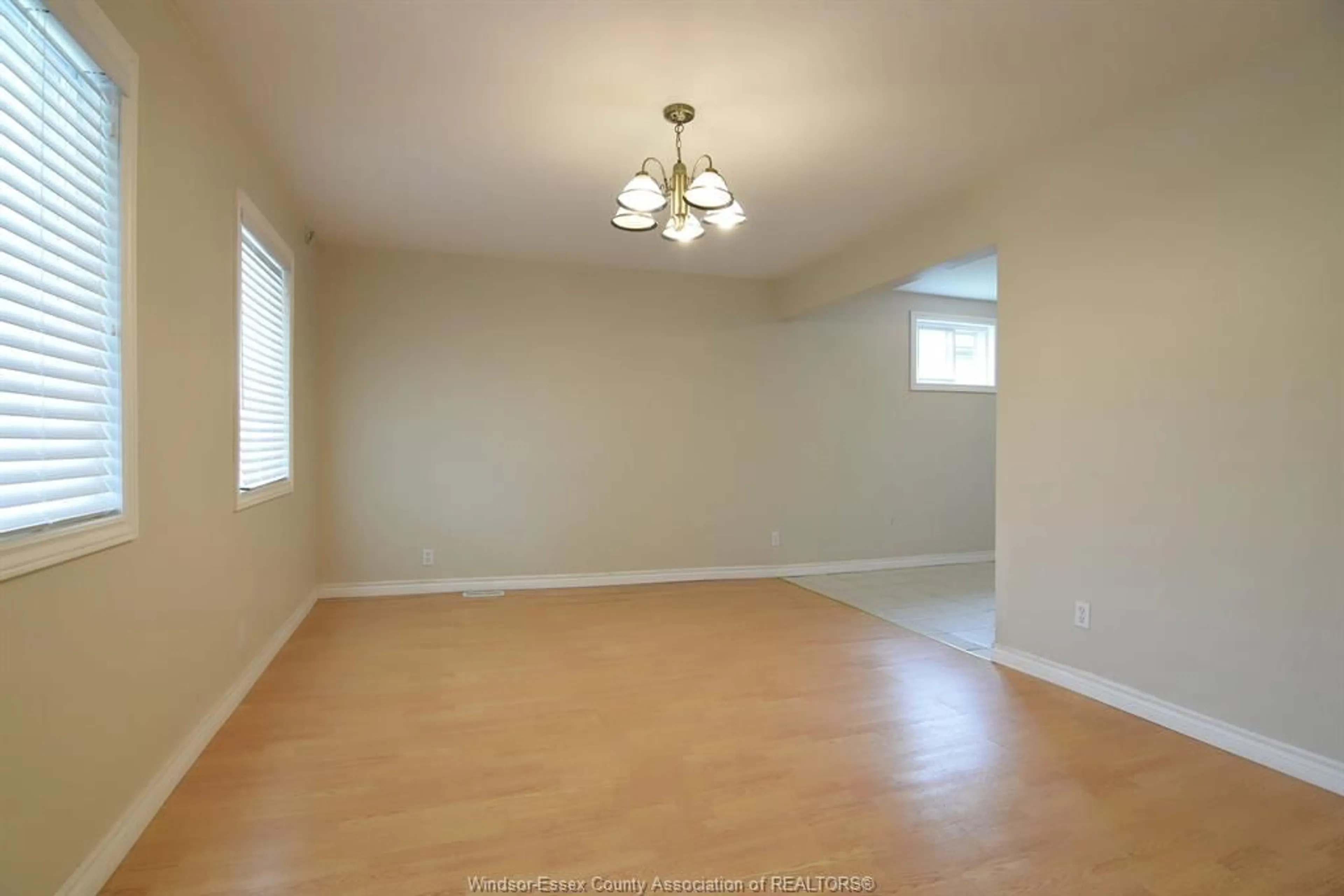 A pic of a room for 825 BRANT, Windsor Ontario N9A 3G2