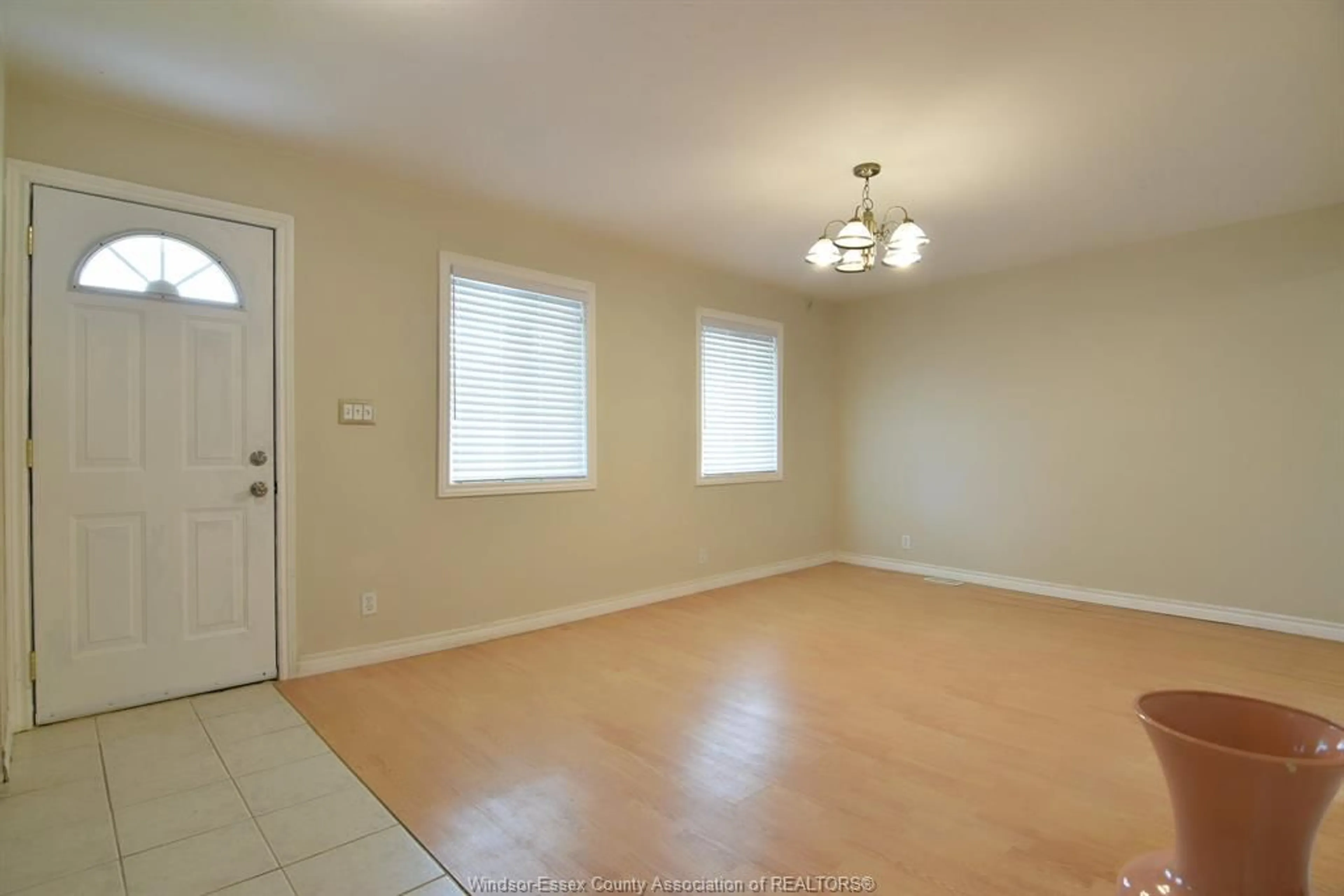 A pic of a room for 825 BRANT, Windsor Ontario N9A 3G2