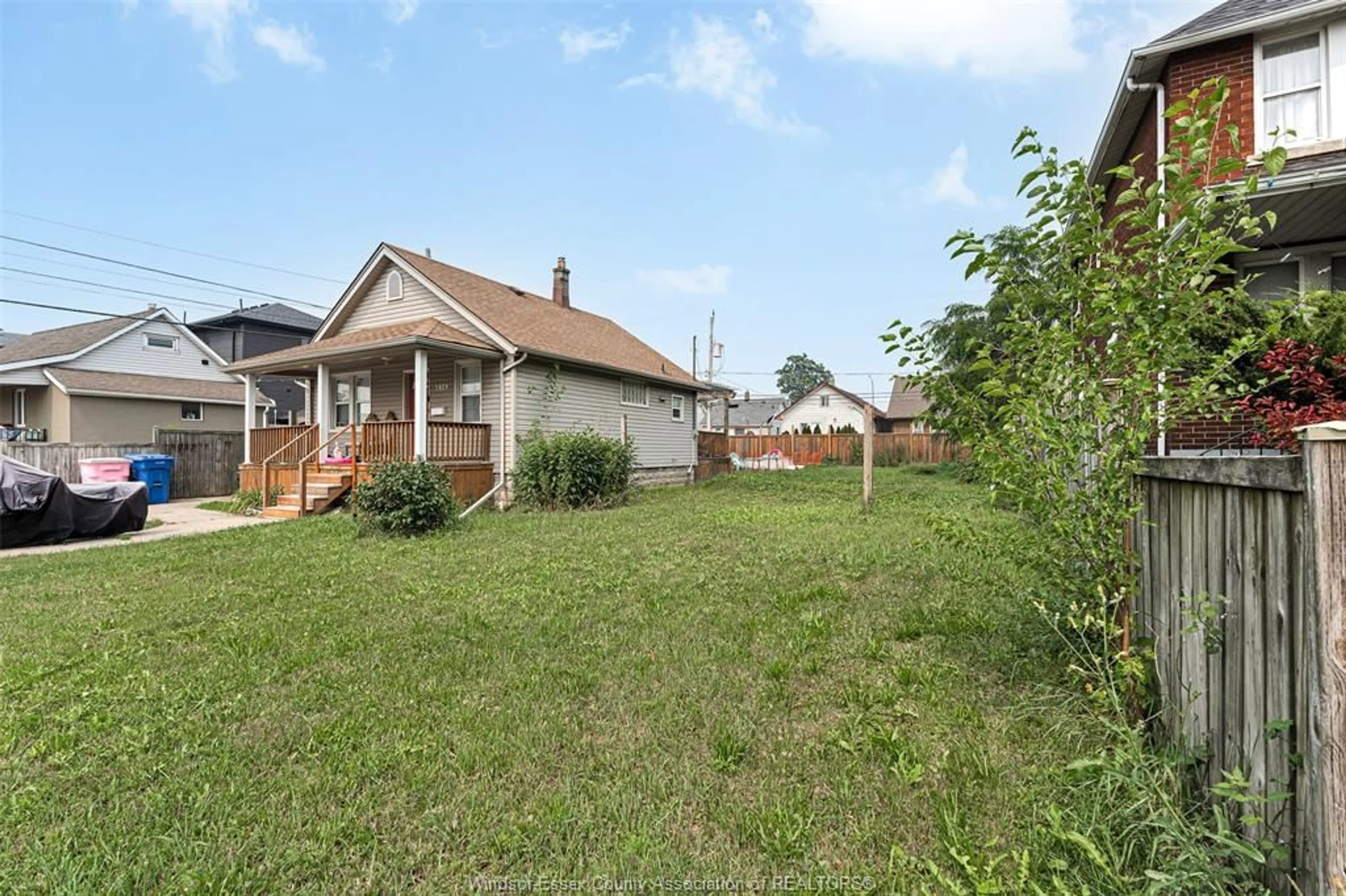 A pic from outside/outdoor area/front of a property/back of a property/a pic from drone, street for 2416 HIGHLAND Ave, Windsor Ontario N8X 3S7