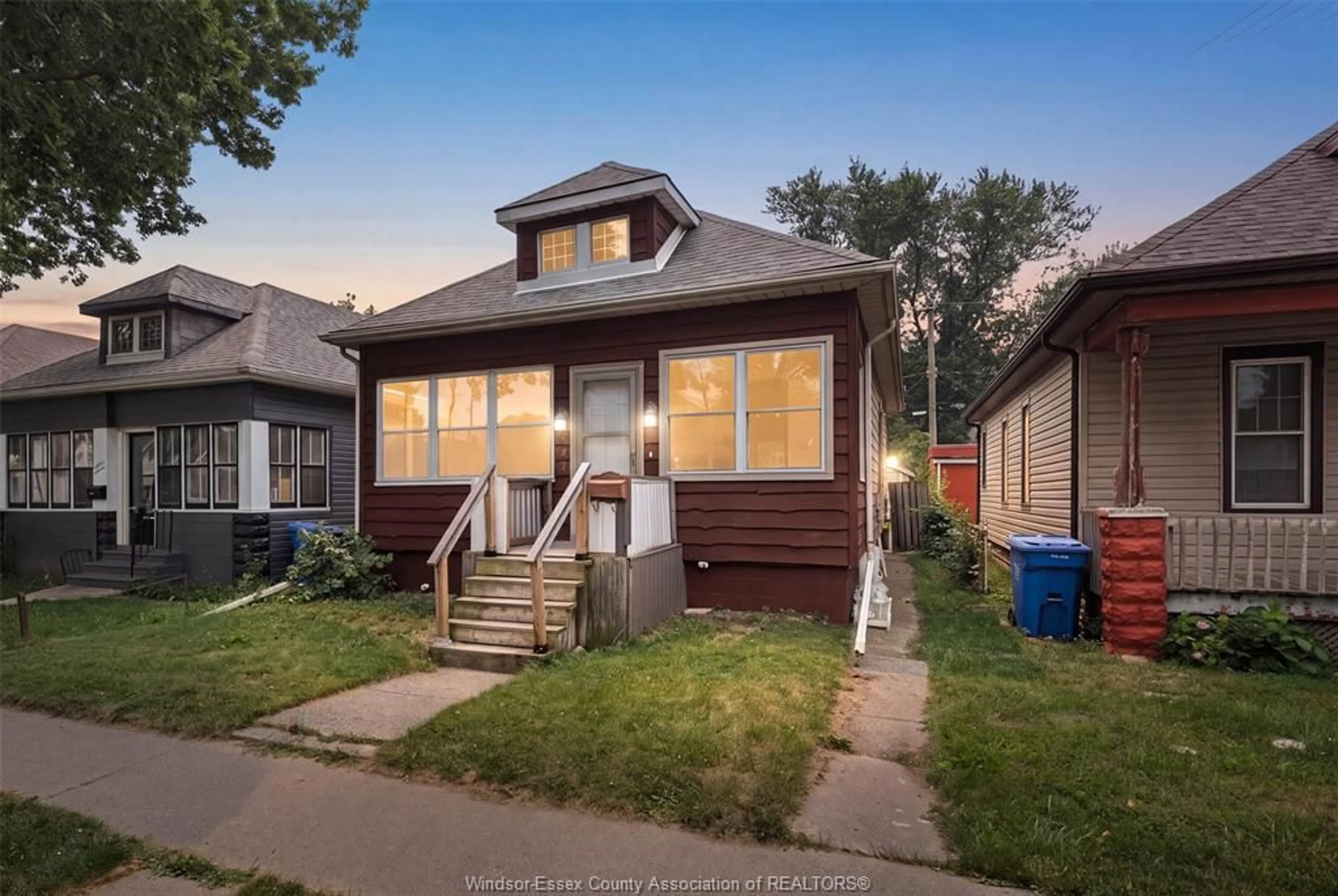 Home with brick exterior material, street for 497 MCKAY Ave, Windsor Ontario N9B 1Z7