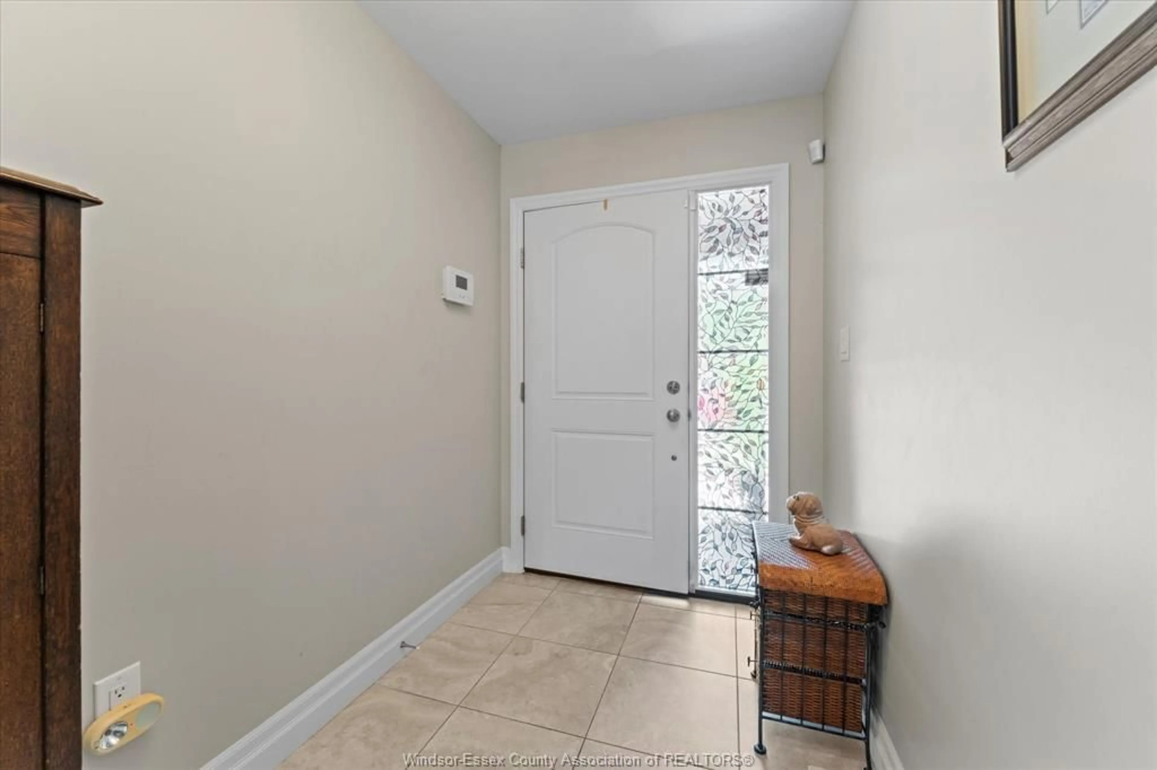 Indoor entryway for 252 SERENA, Kingsville Ontario N9Y 0E8