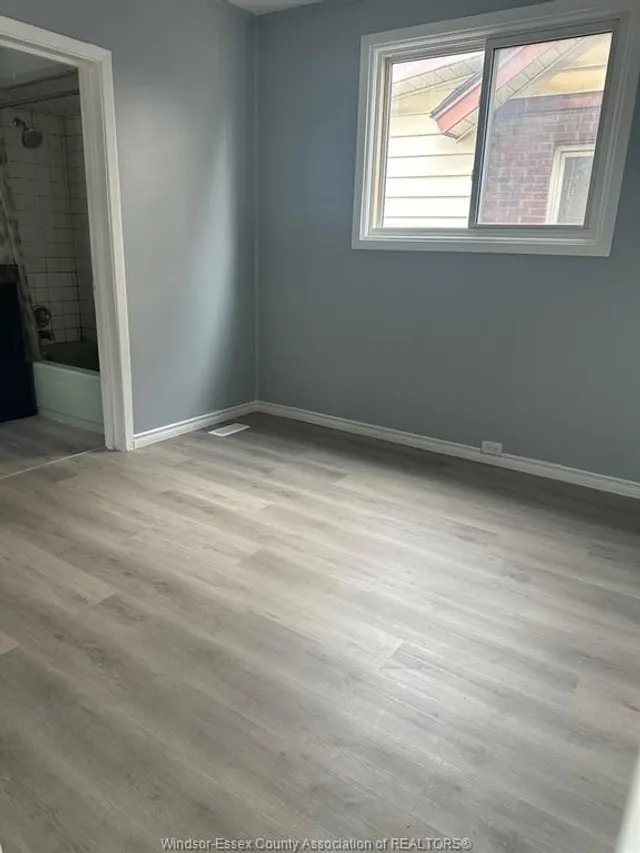 1495 BENJAMIN, Windsor 5