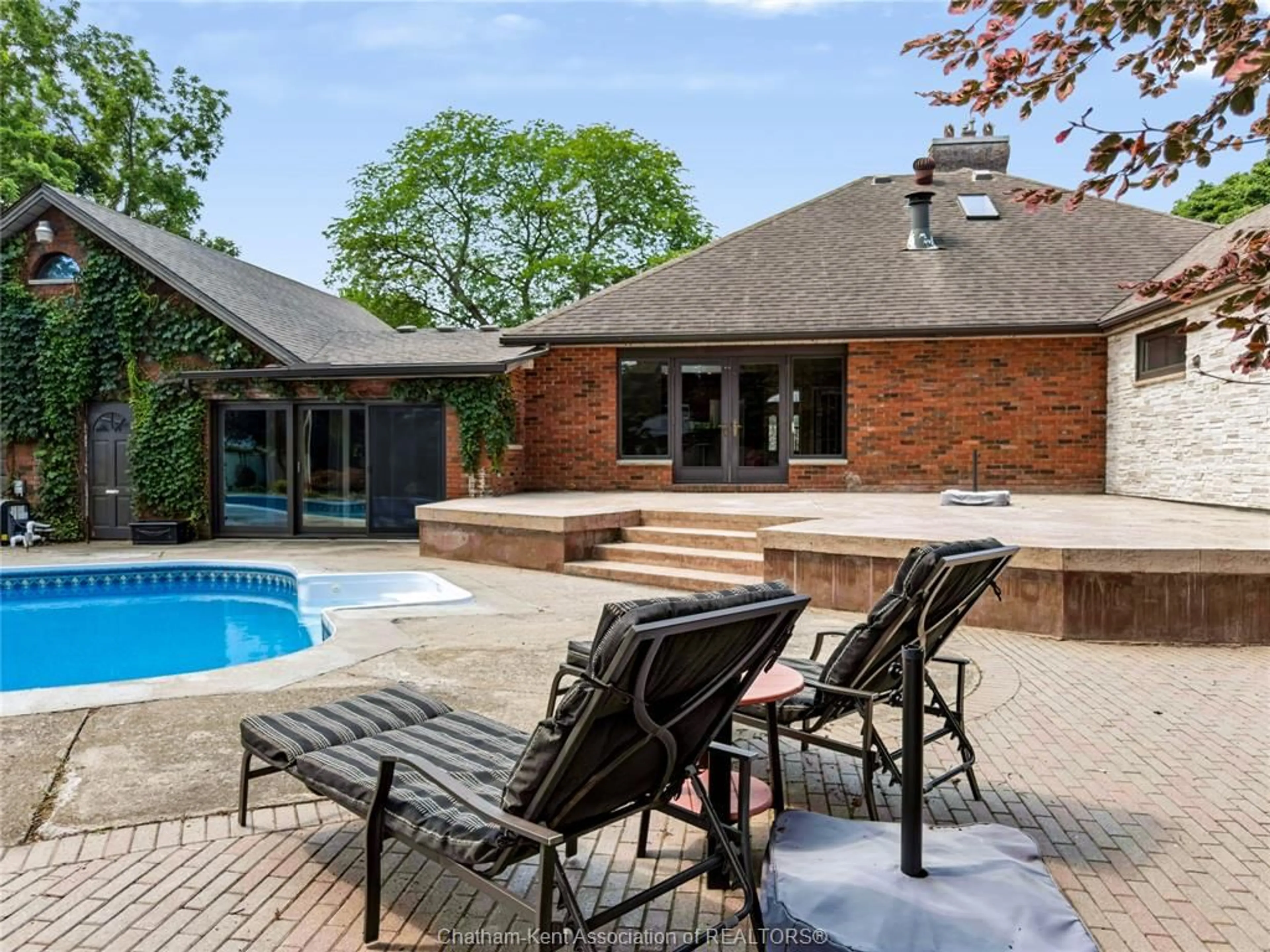 Patio, water/lake/river/ocean view for 7 FAIRCOURT Ave, Chatham Ontario N7L 2X2
