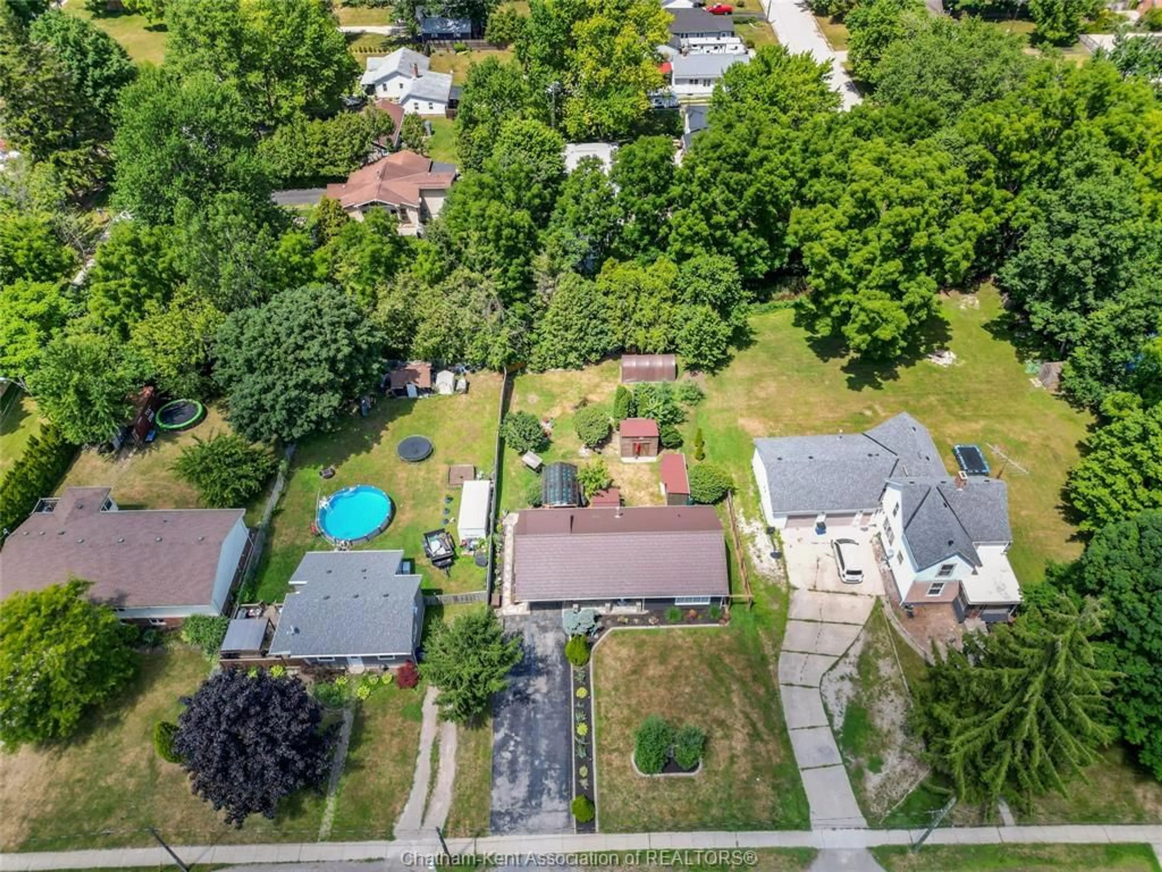 A pic from outside/outdoor area/front of a property/back of a property/a pic from drone, street for 26 Sherman St, Thamesville Ontario N0P 2K0