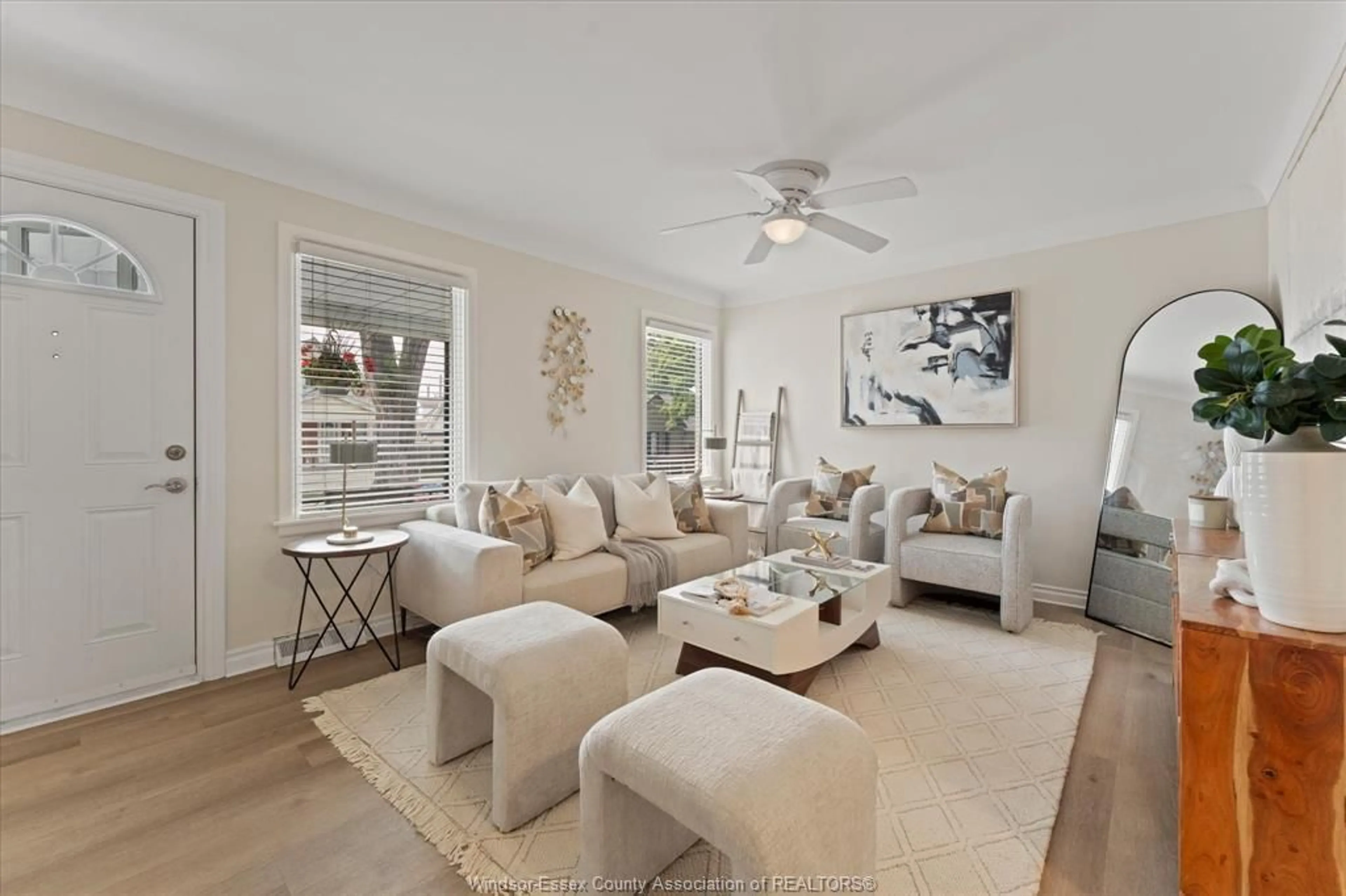 Living room with furniture, unknown for 920 LOUIS, Windsor Ontario N9A 1X9