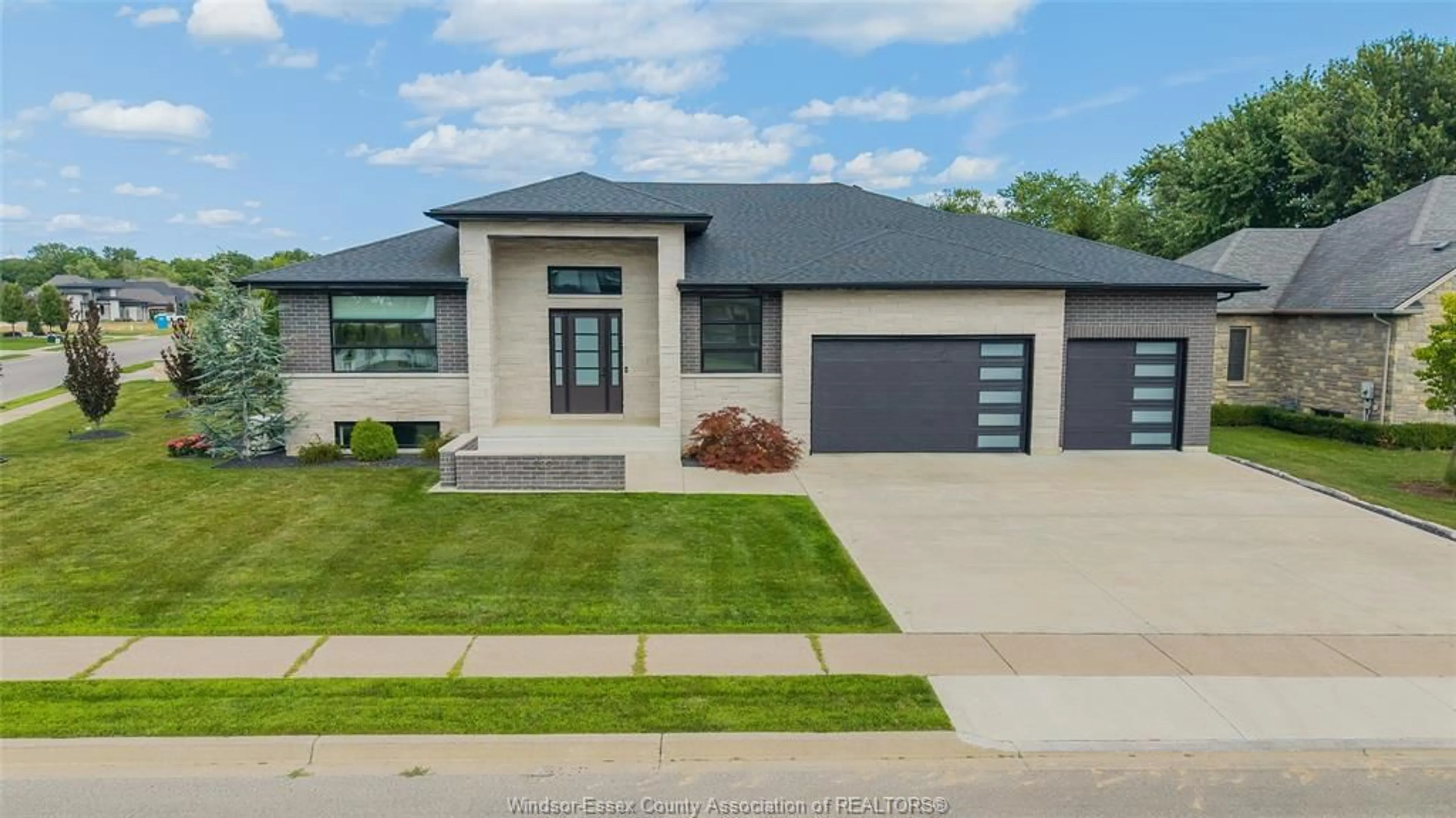 Home with brick exterior material, street for 199 GRANDVIEW, Kingsville Ontario N9Y 0C7