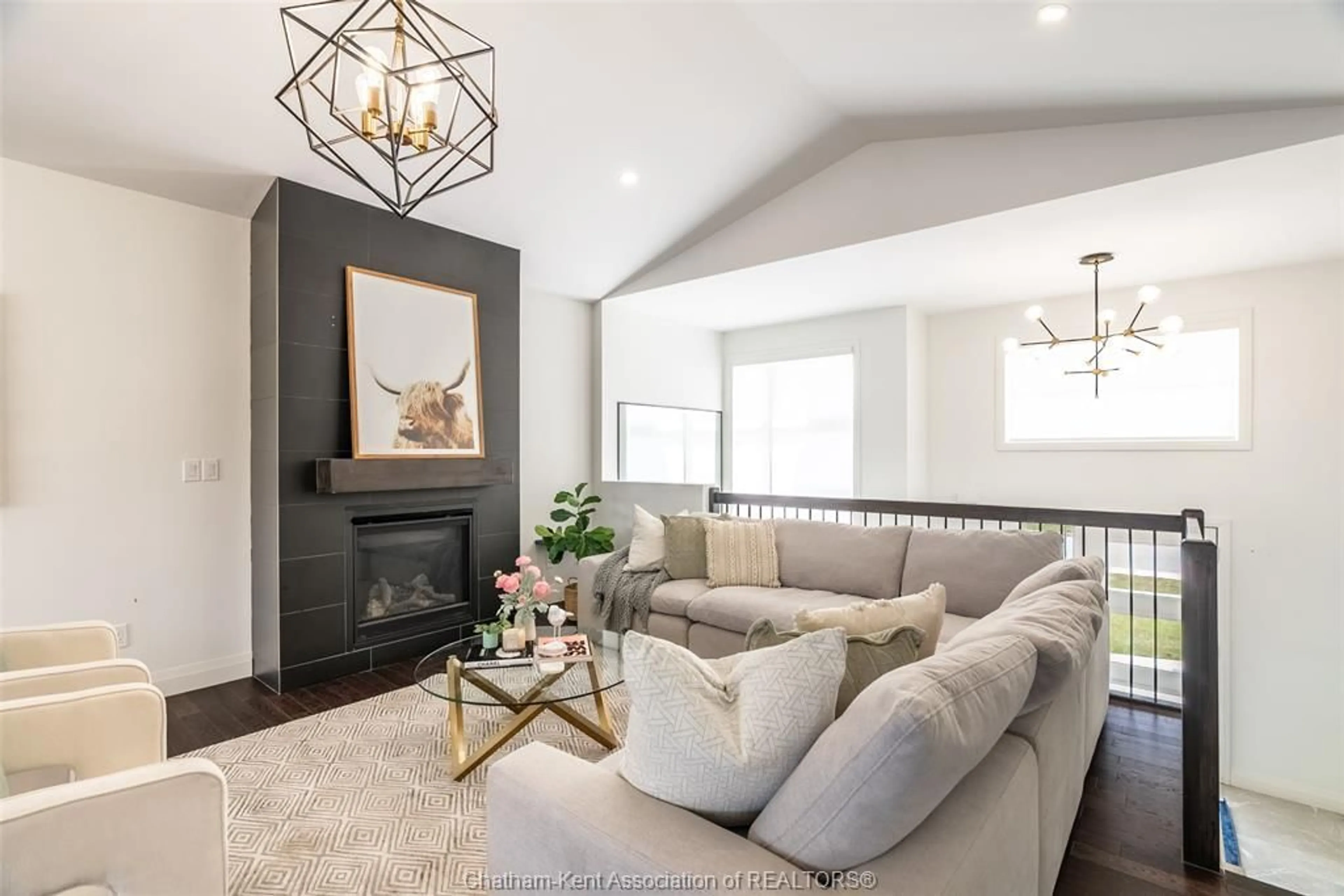 Living room with furniture, unknown for 115 Davis St, Amherstburg Ontario N9V 0G9