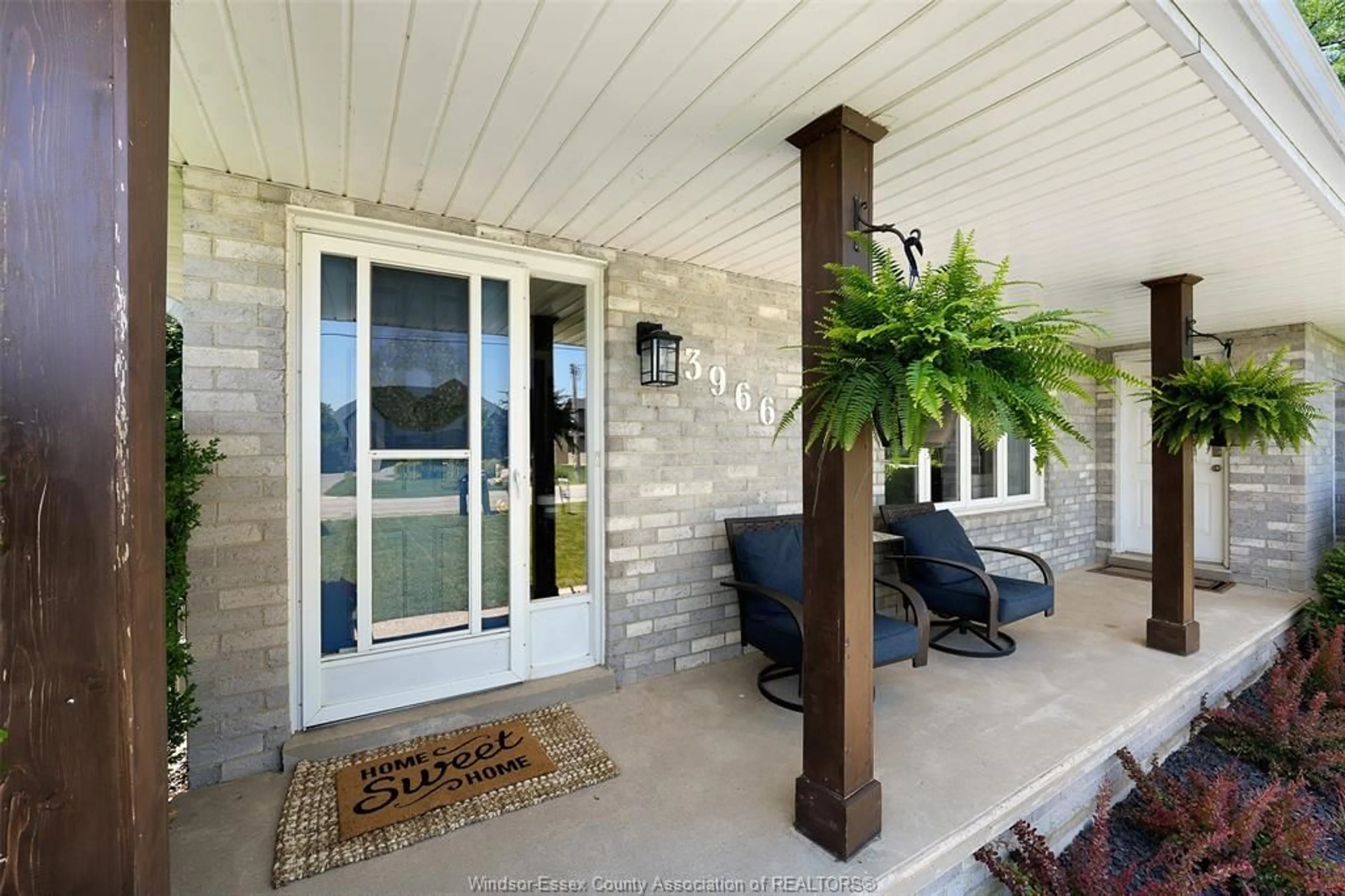 Indoor entryway for 3966 CONCESSION RD 3, Amherstburg Ontario N9V 2Y9