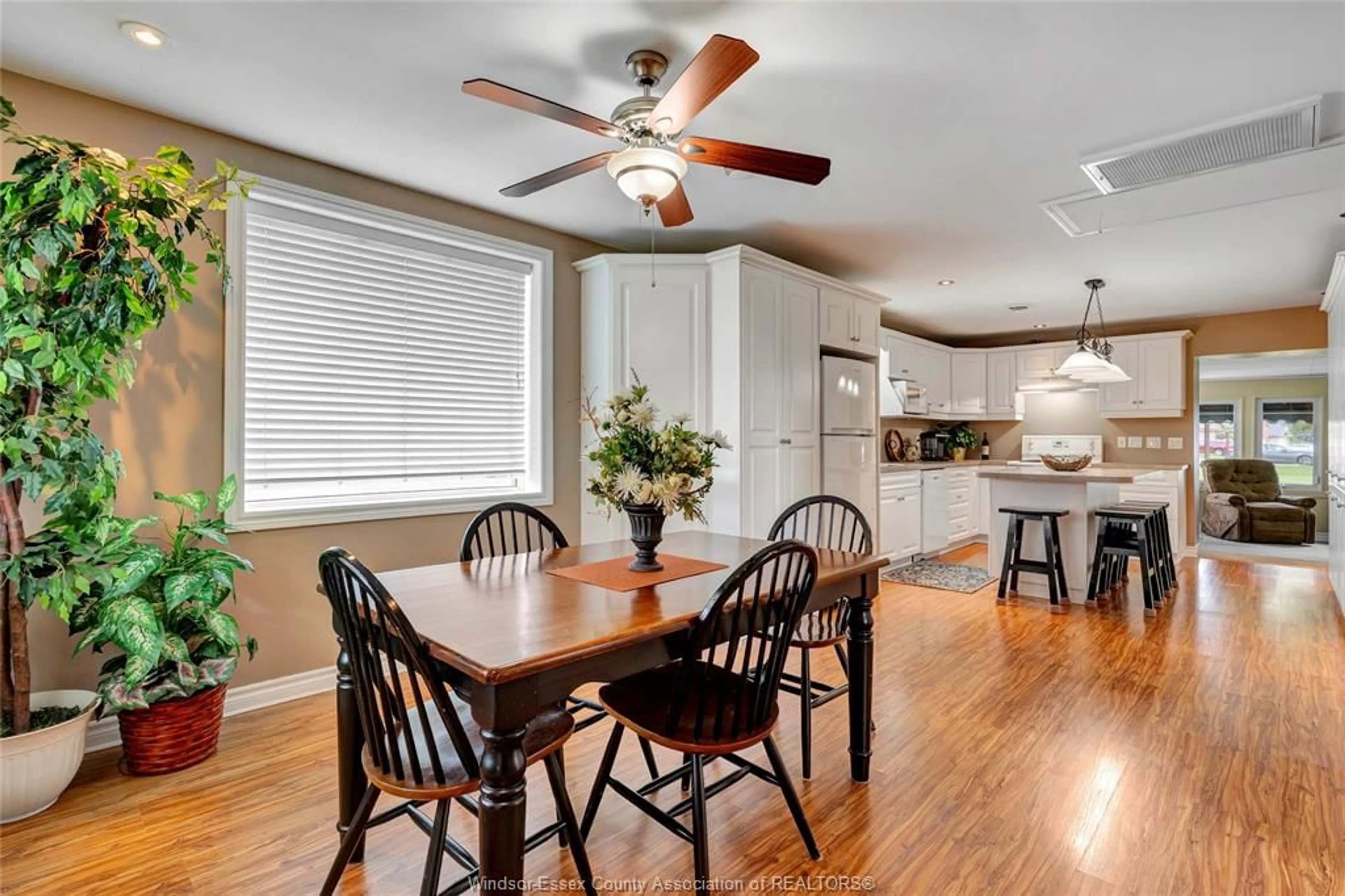 Open concept kitchen, wood/laminate floor for 6040 MATCHETTE Rd, LaSalle Ontario N9J 3V9