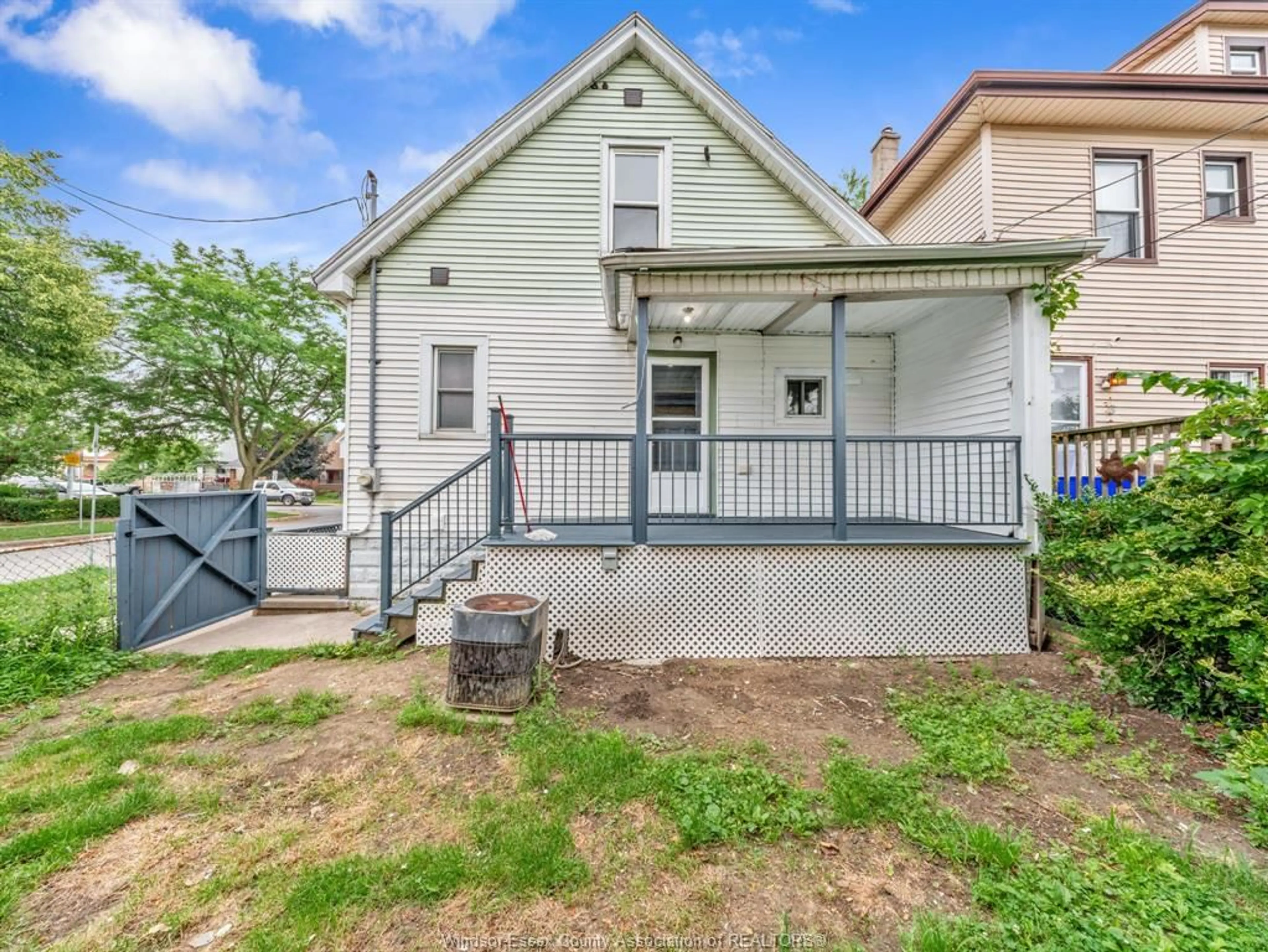 Unknown for 1096 HALL, Windsor Ontario N9A 2M7