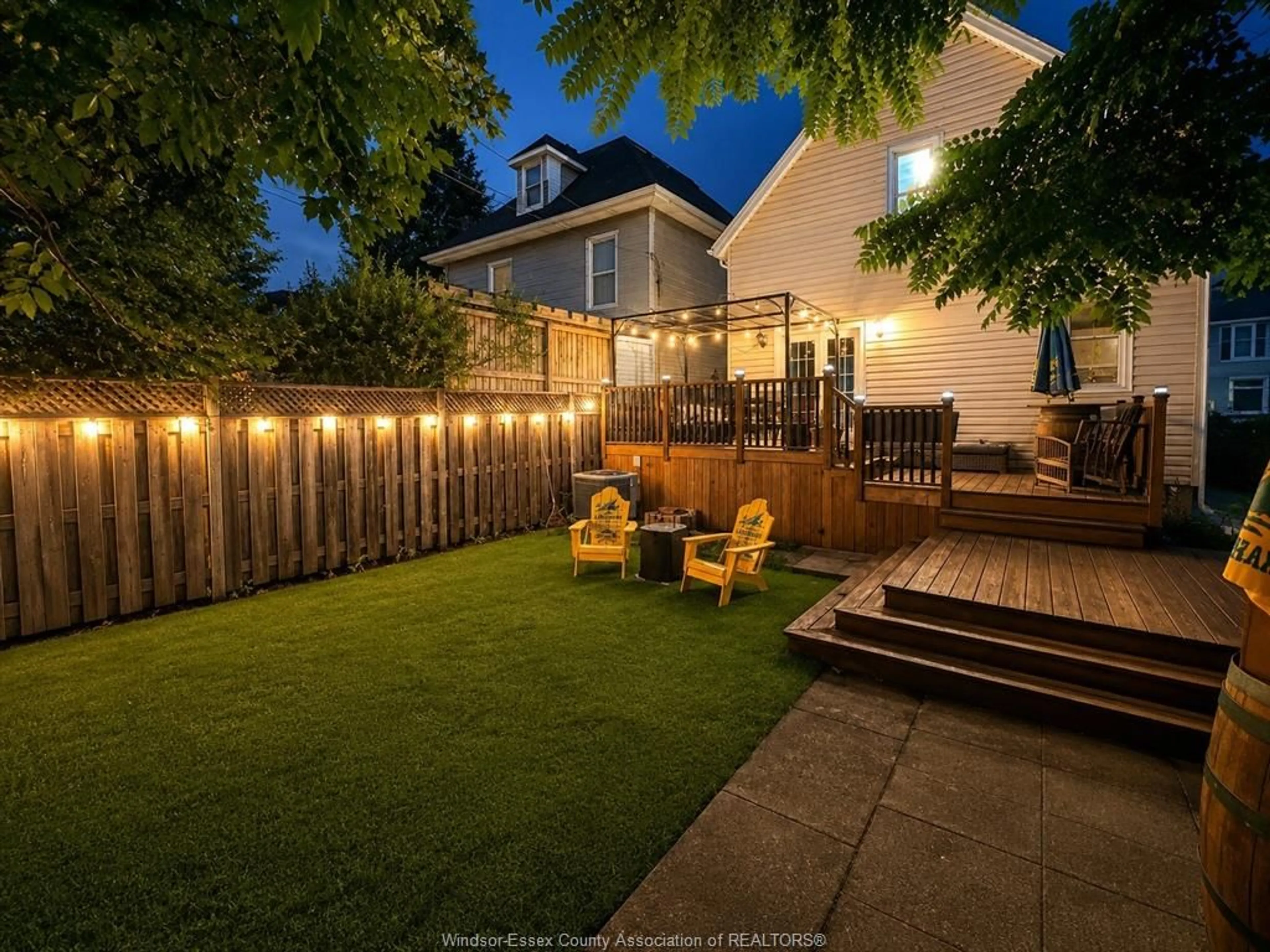 Patio, street for 521 WINDERMERE, Windsor Ontario N8Y 3C9