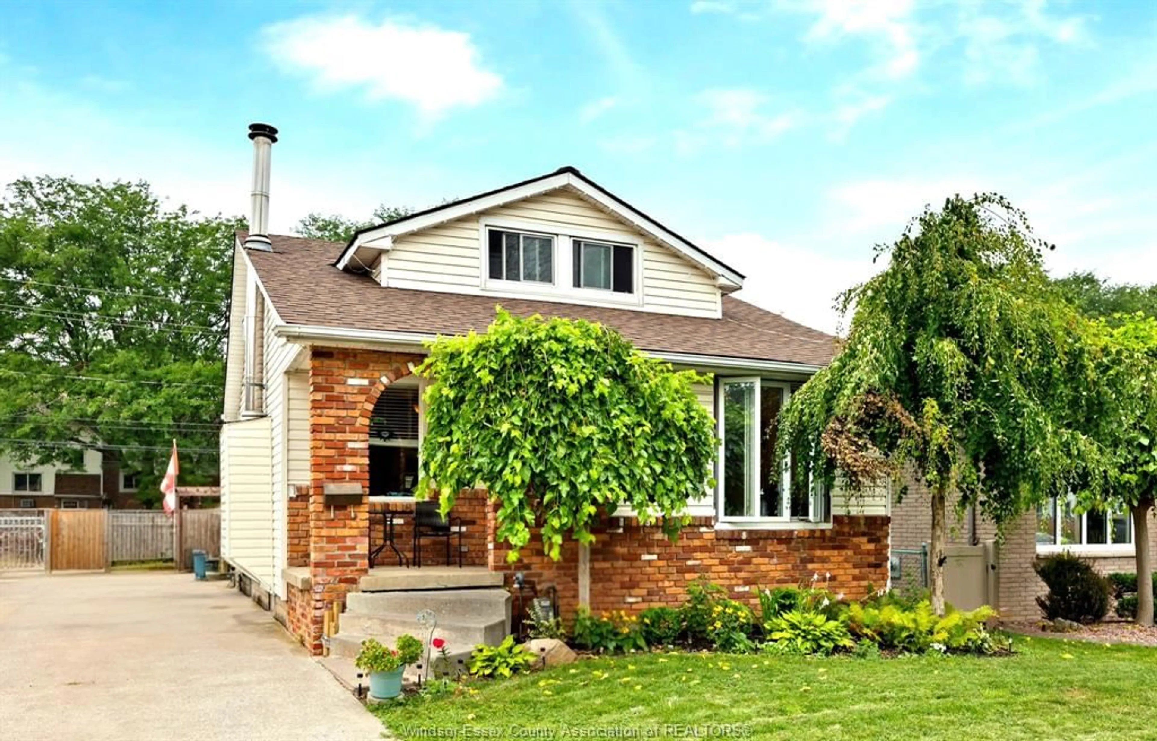 Home with brick exterior material, street for 1657 WESTMINSTER Blvd, Windsor Ontario N8T 1X2