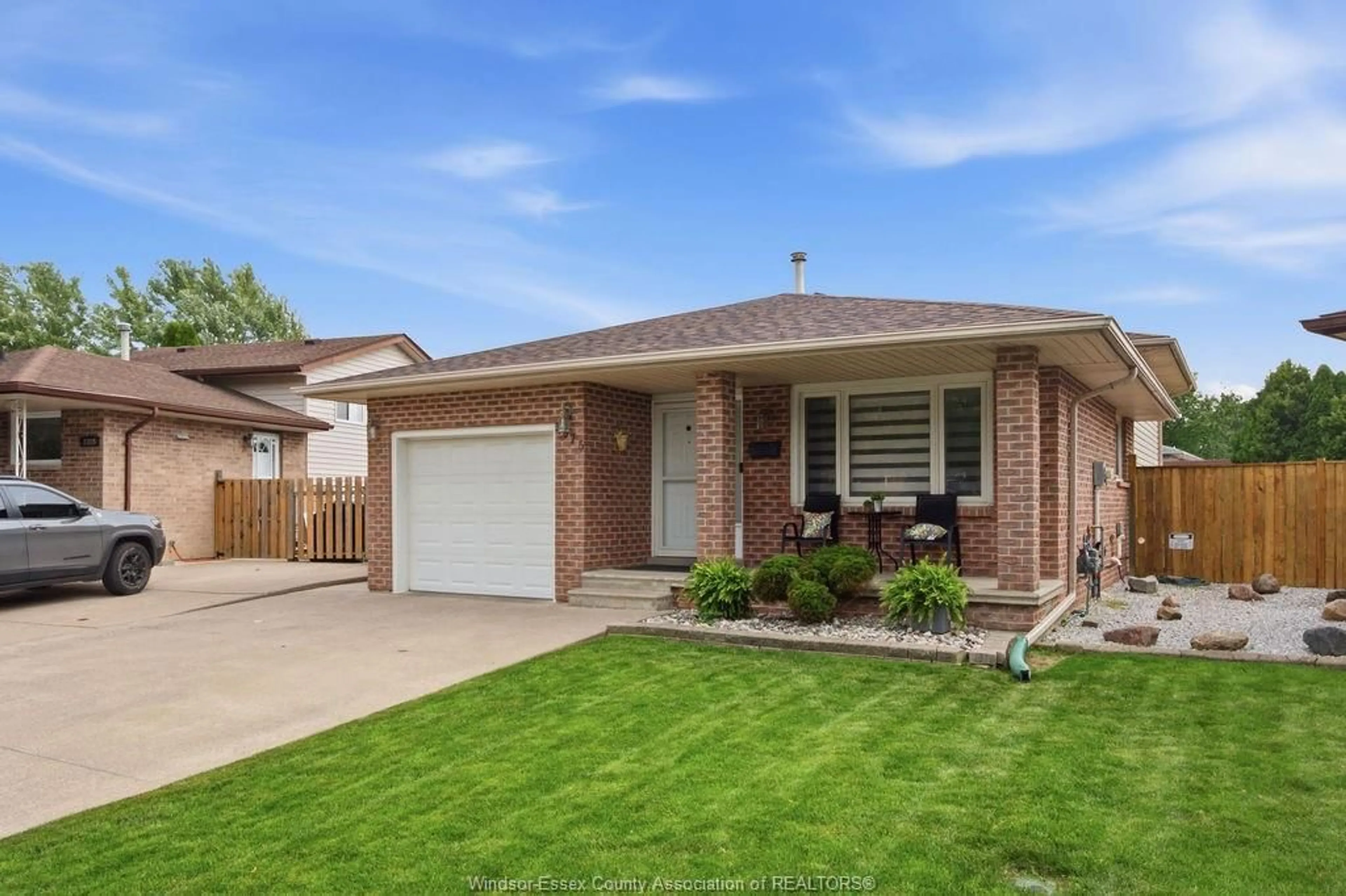 Home with brick exterior material, street for 3375 DOLPHIN Crt, Windsor Ontario N8R 2G7